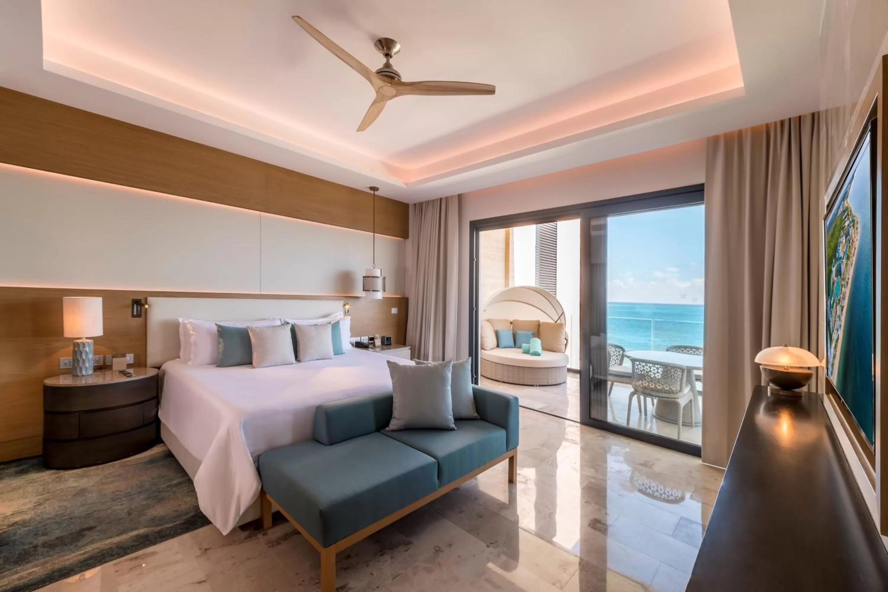 Photo of the whole room, Bed in Haven Riviera Cancun - All Inclusive - Adults Only