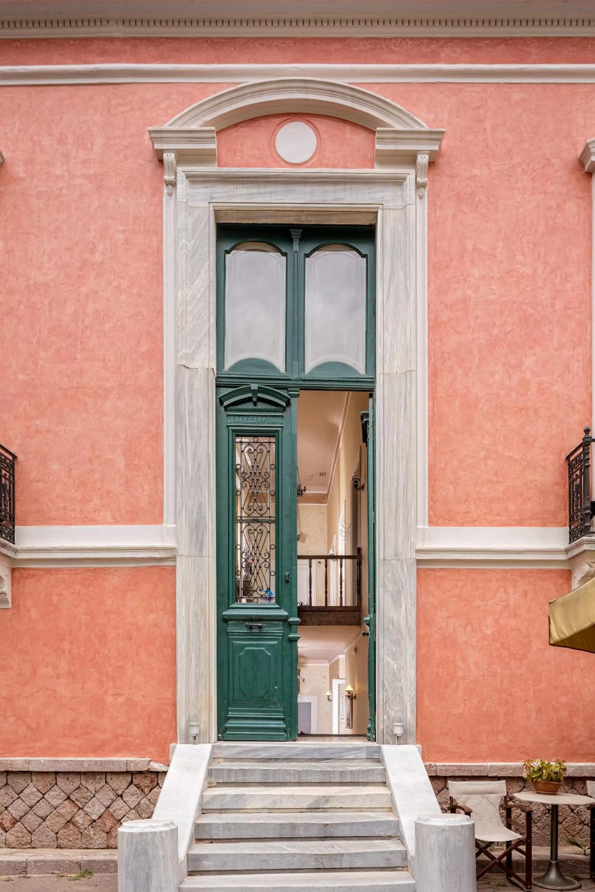 Facade/entrance in Nafsimedon Hotel