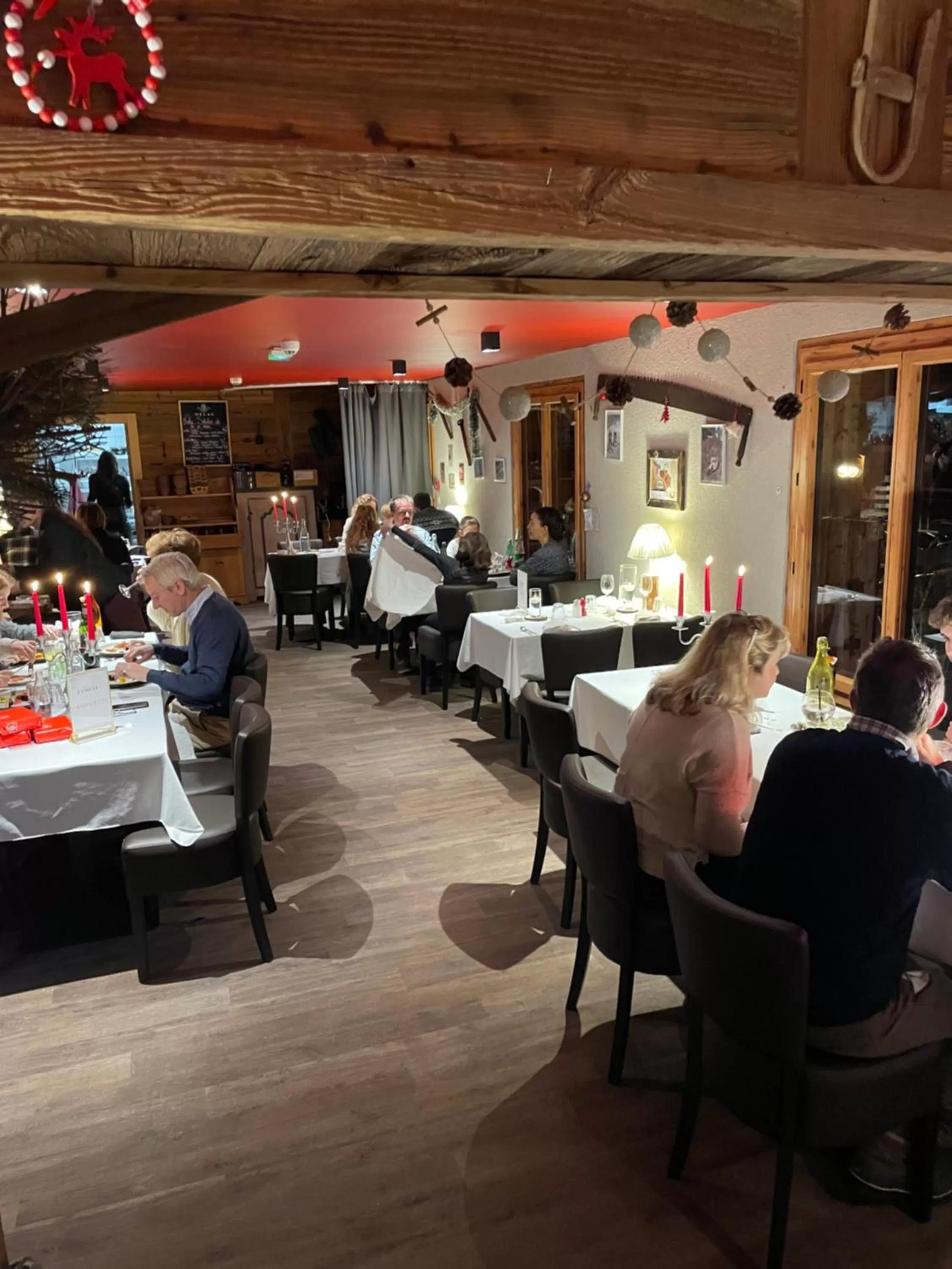 Restaurant/Places to Eat in L'Escale (accès en télécabine)