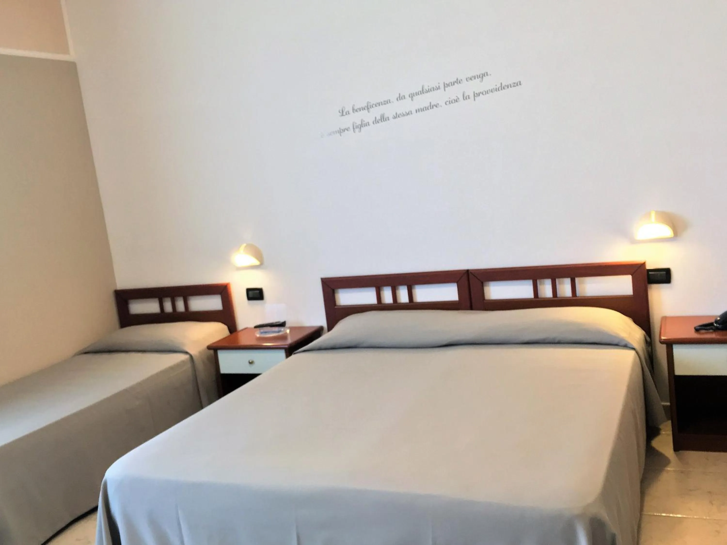 Photo of the whole room in Hotel Euro