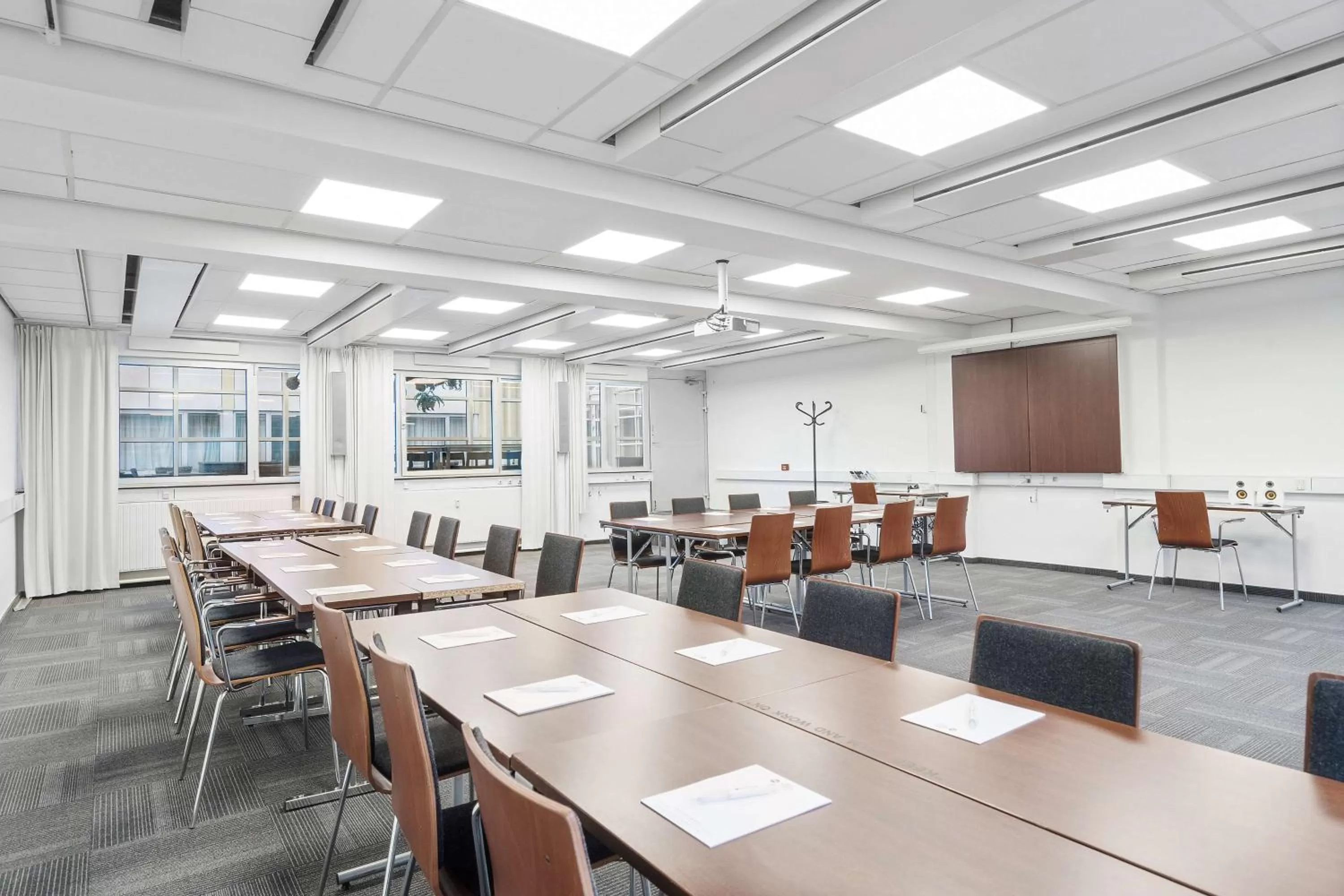 Meeting/conference room in Best Western Plus Airport Hotel