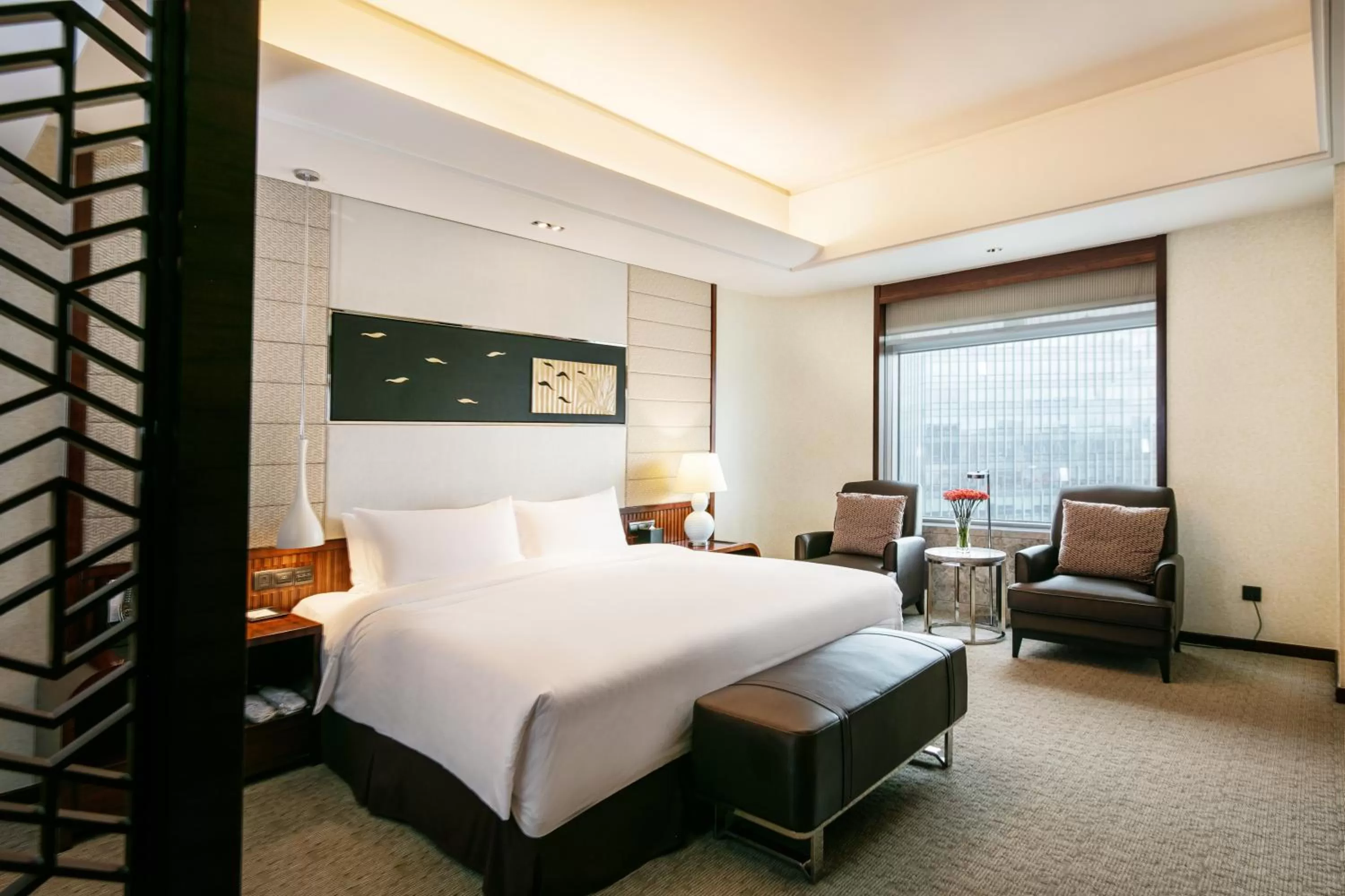 Photo of the whole room, Bed in InterContinental Foshan by IHG
