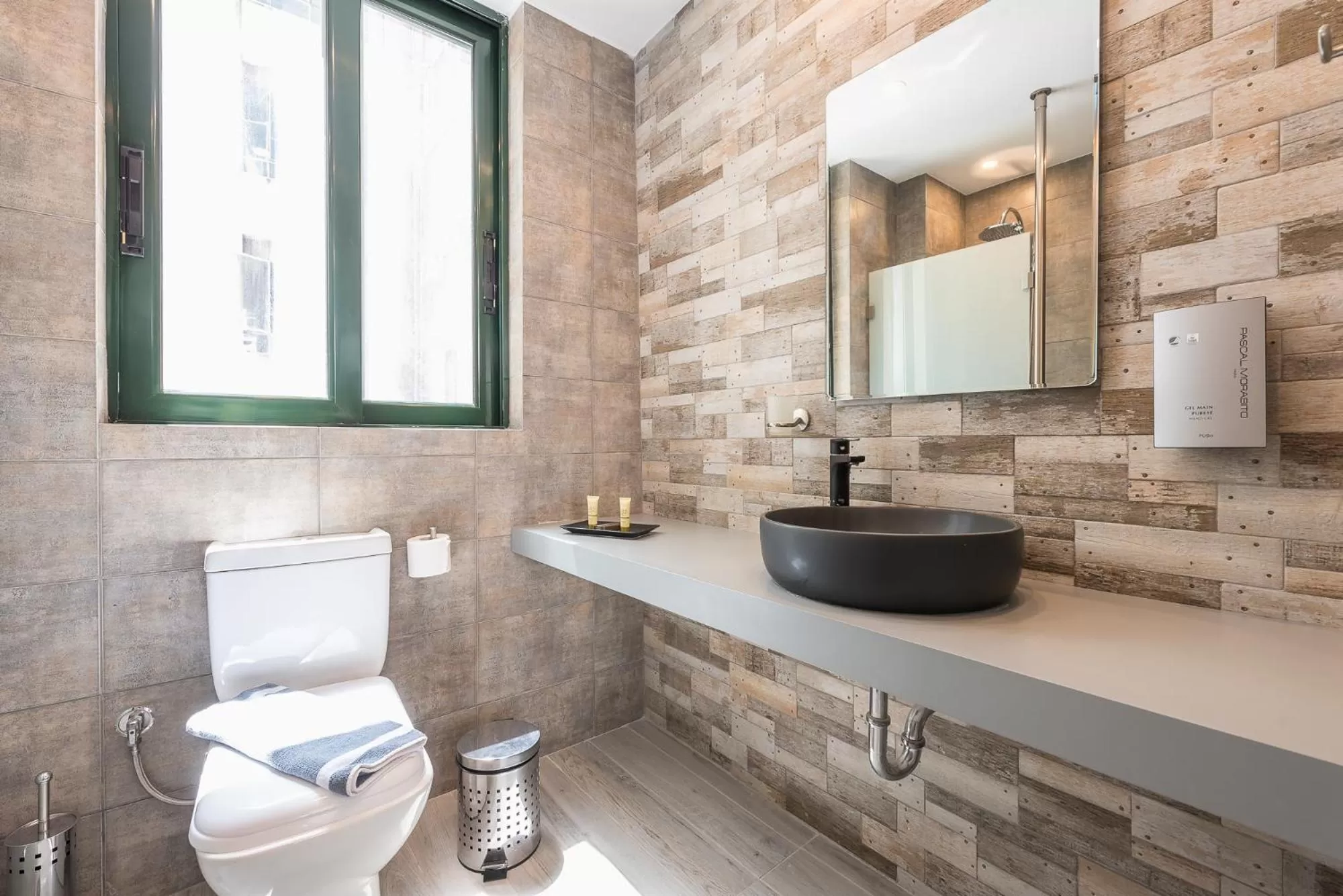 Toilet in Athens Lights