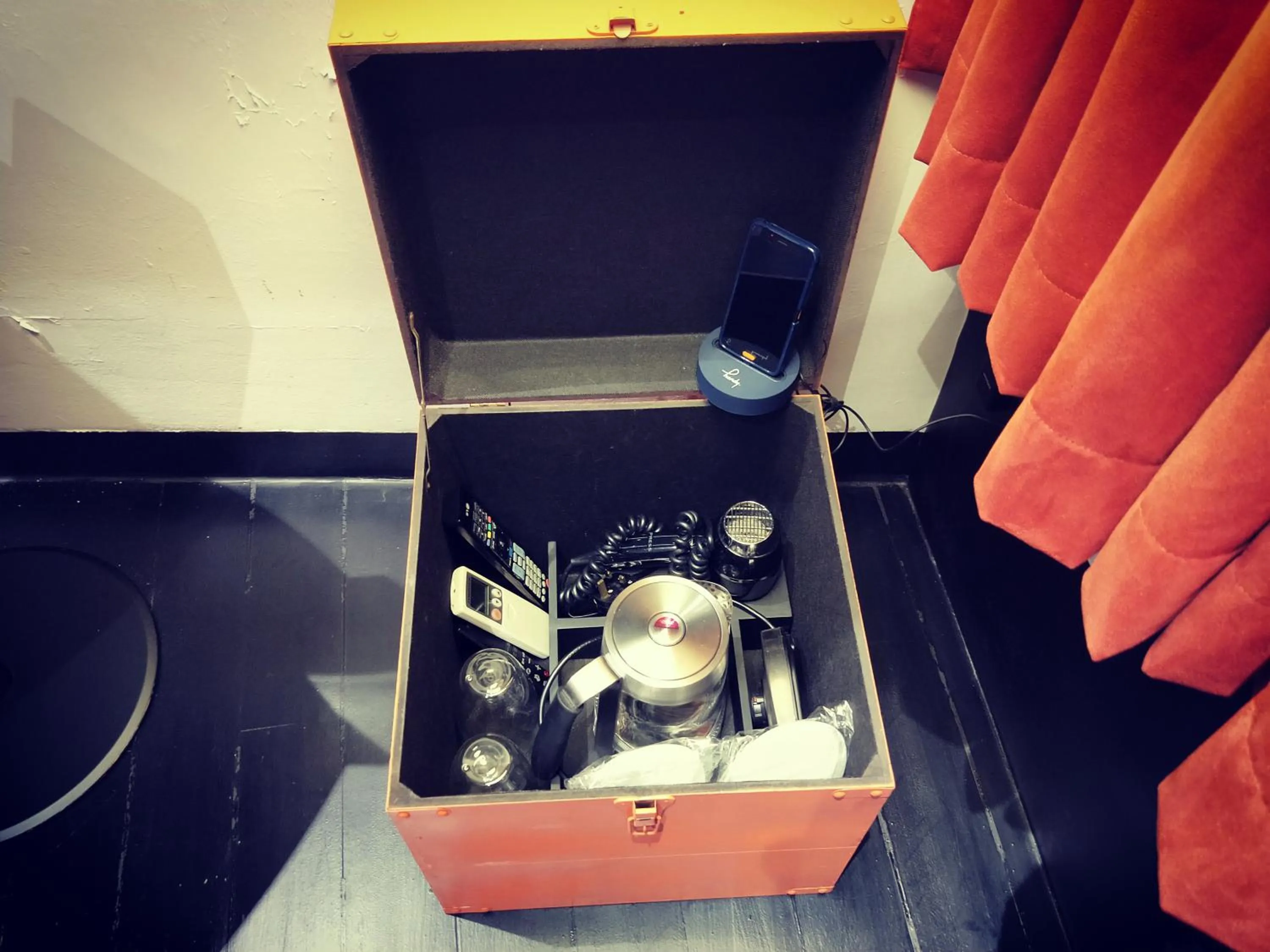 TV and multimedia, Bathroom in Hi Hotel