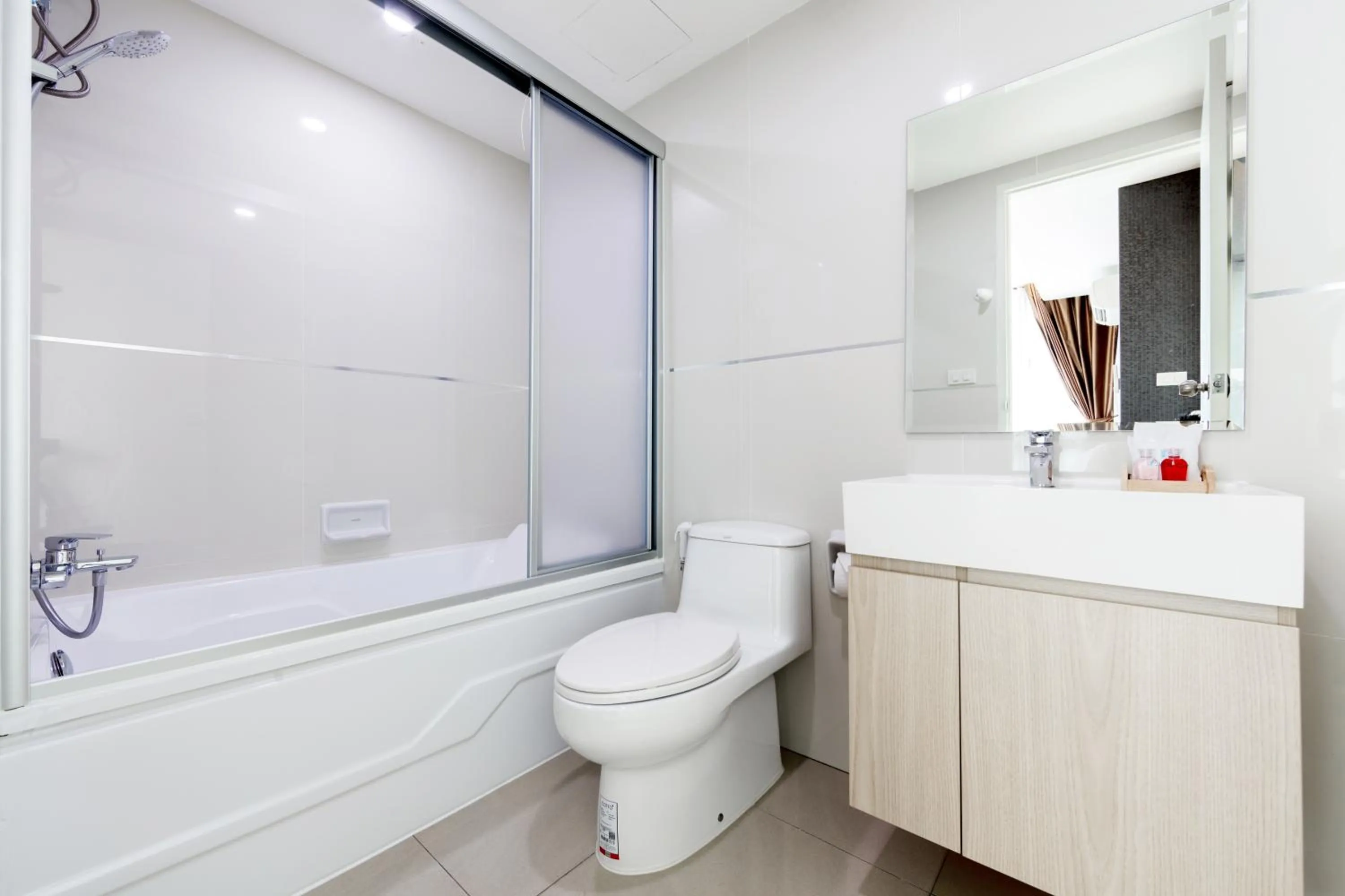 Shower in Like Sukhumvit 22