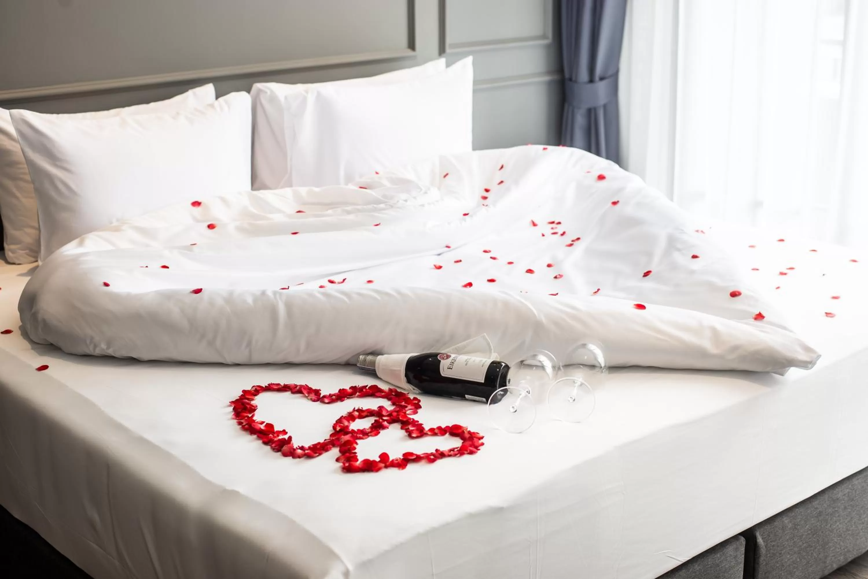 Bed in One Patio Hotel Pattaya - SHA Extra Plus