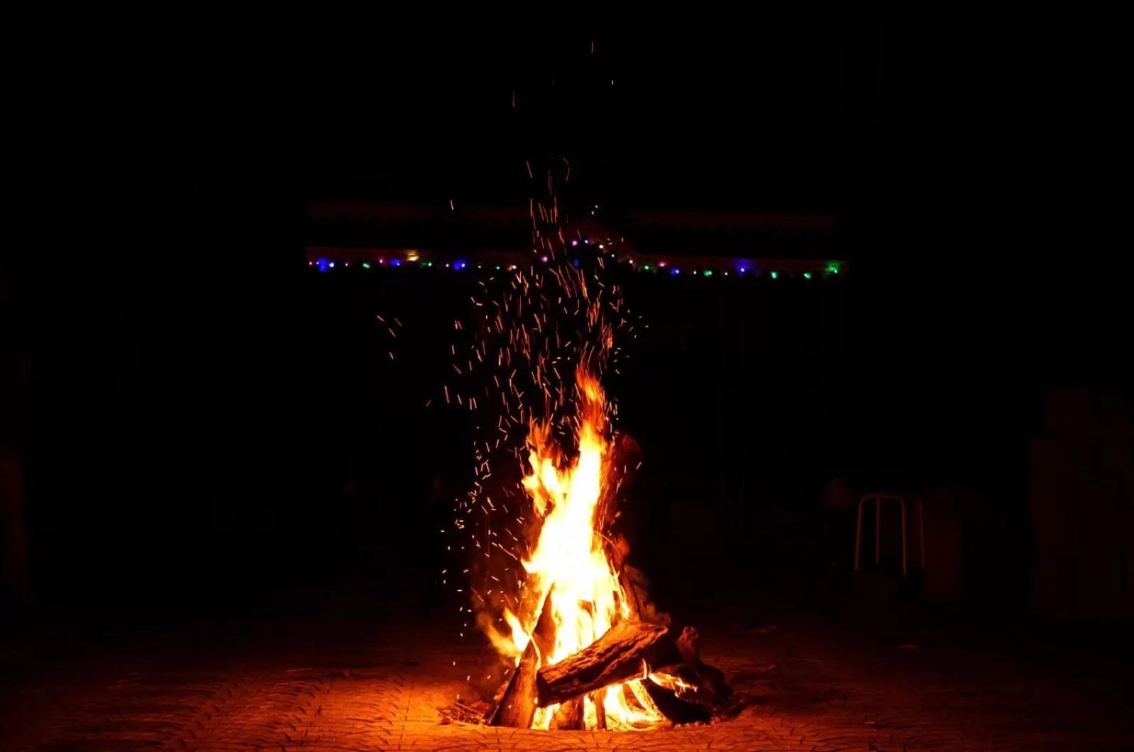 Evening entertainment in Woodrose Resort