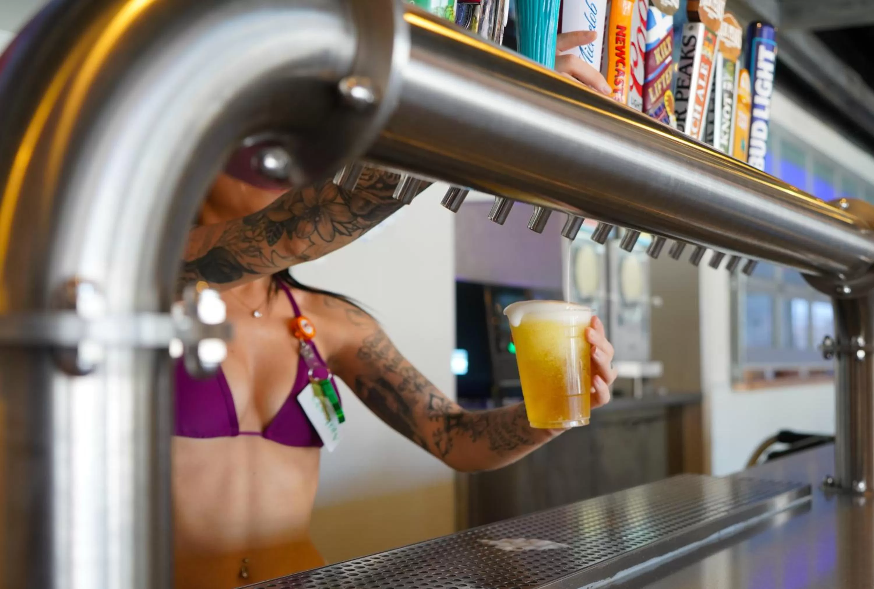 Lounge or bar in OYO Hotel and Casino Las Vegas