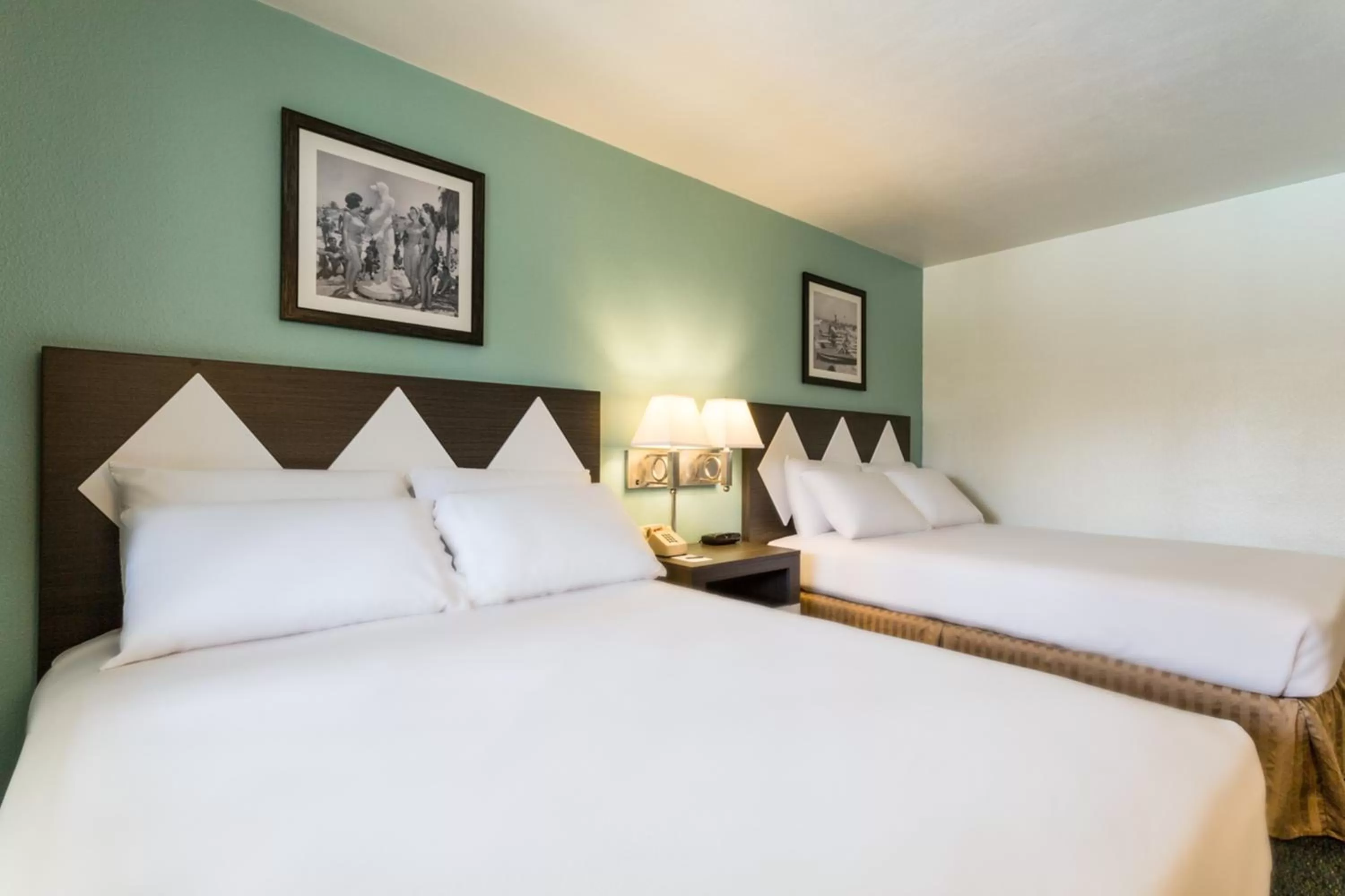 Bedroom, Bed in Kings Inn