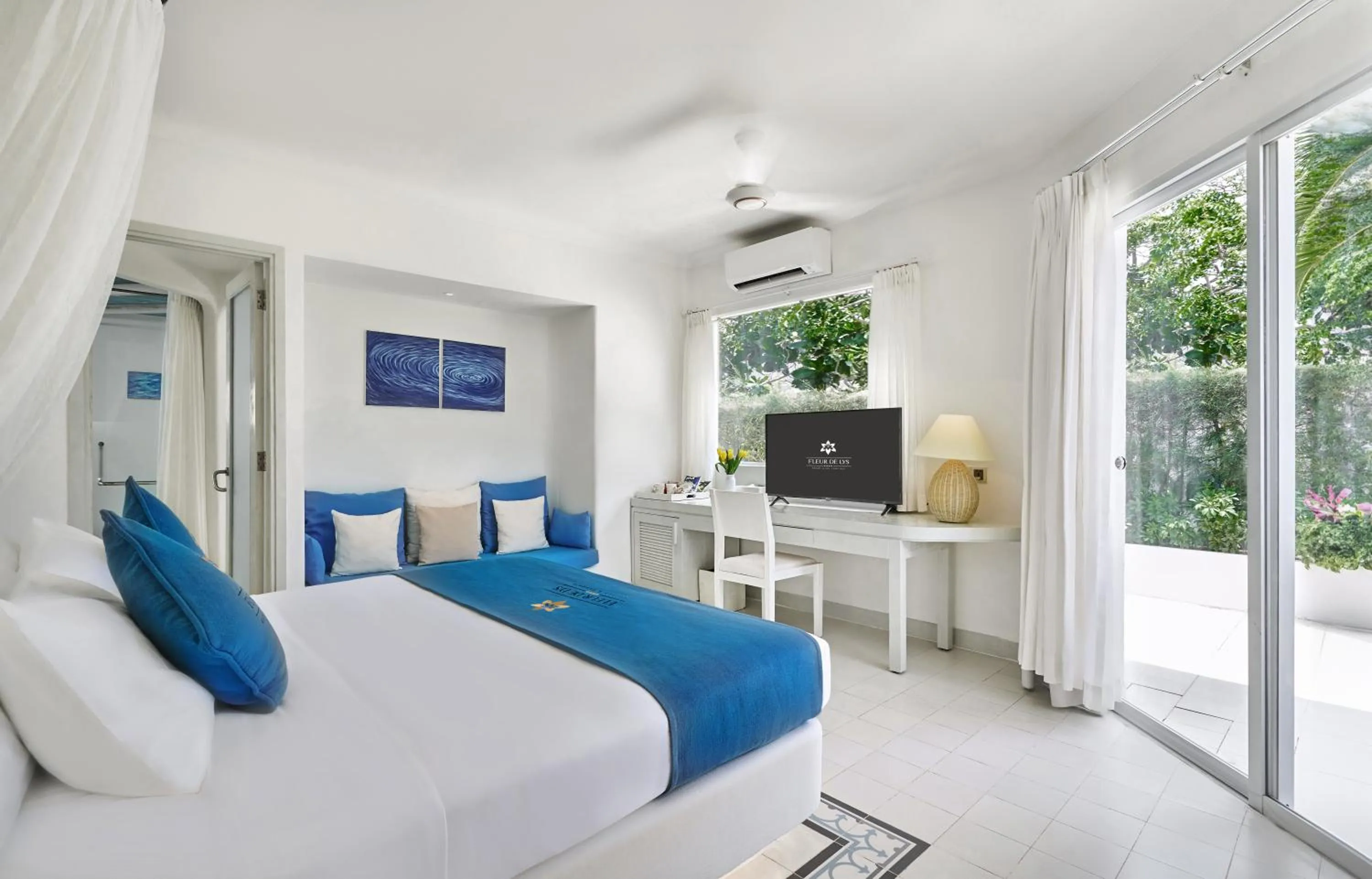 Bed in Fleur de Lys Resort & Spa Long Hai