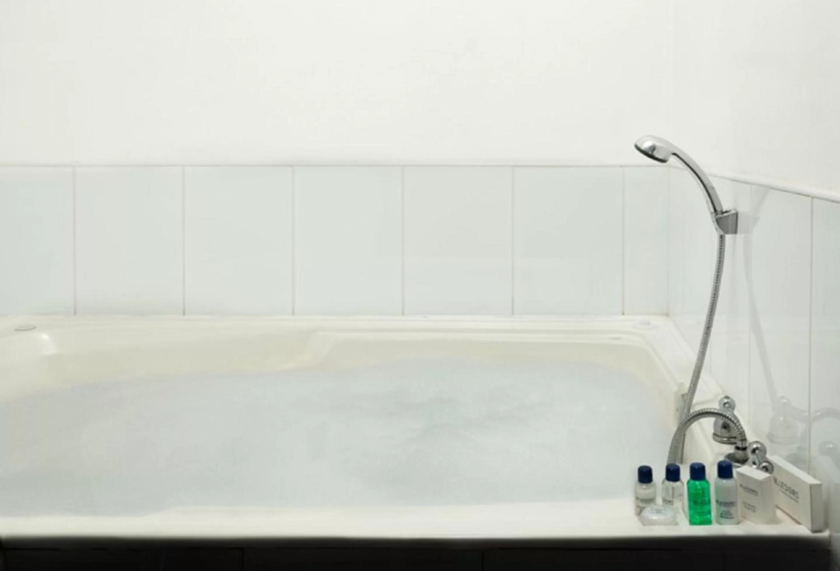 Bathroom in Hotel 104 Art Suites