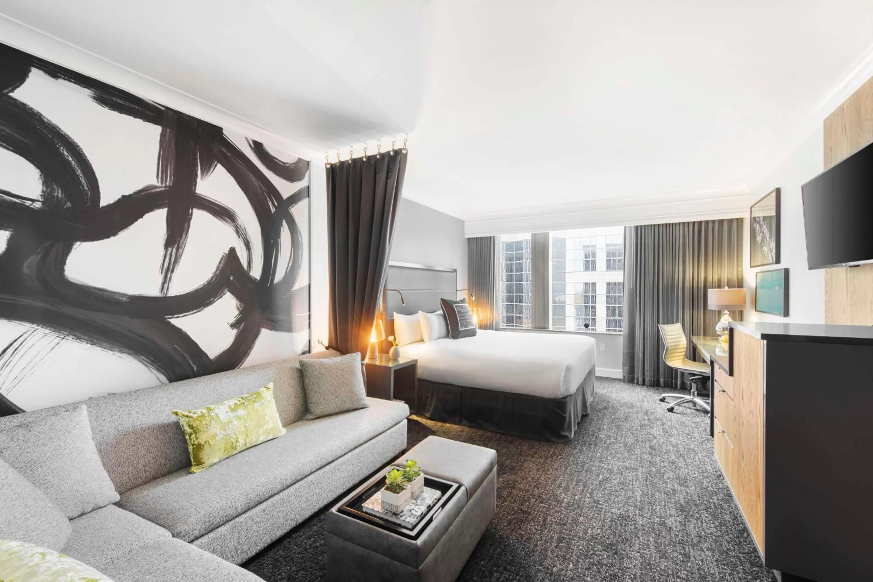 Living room, Bed in Hilton Motif Seattle