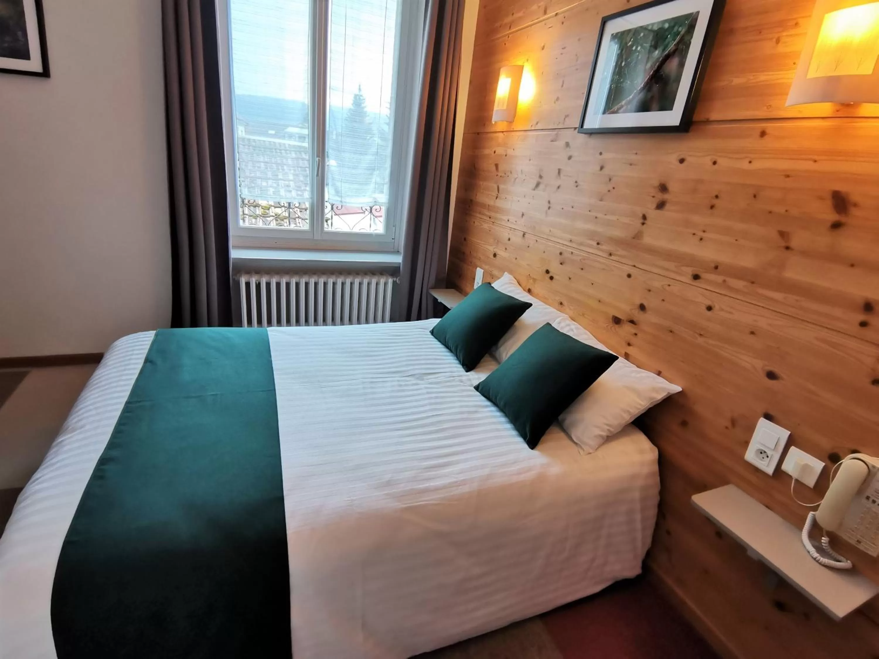 Photo of the whole room, Bed in Hotel Les Montagnards