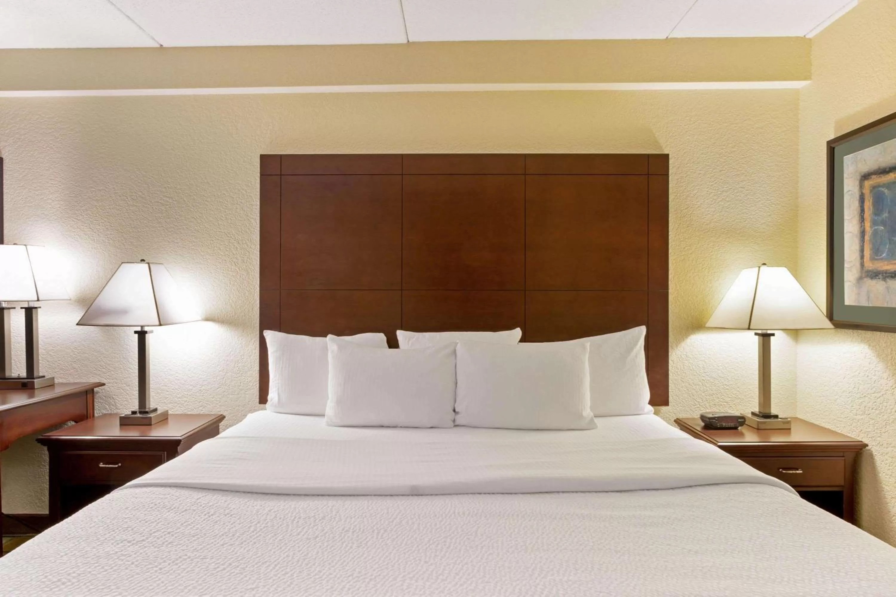 Photo of the whole room, Bed in La Quinta by Wyndham Boston Somerville