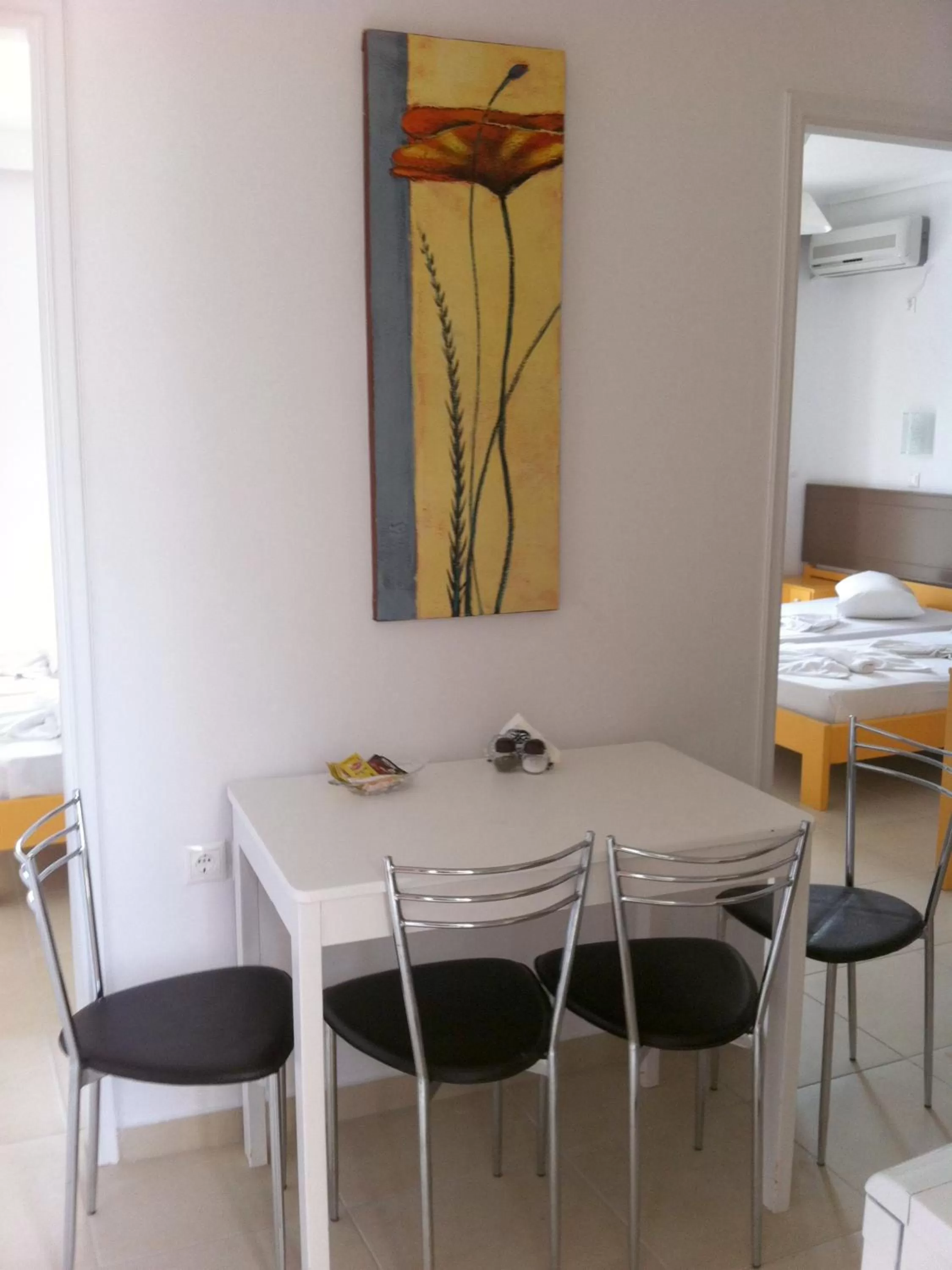 Dining area in Fantasia Hotel Apartments