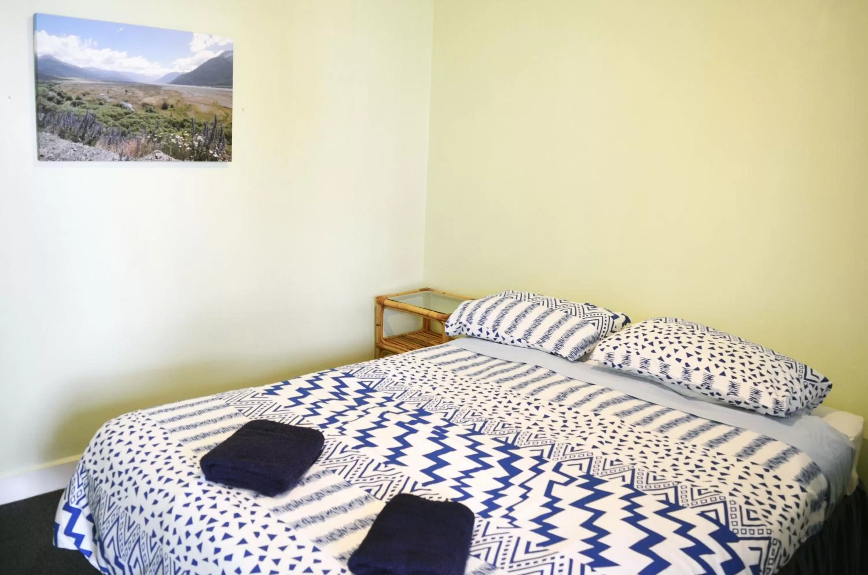 Photo of the whole room, Bed in Braemar House B&B and YHA Hostel