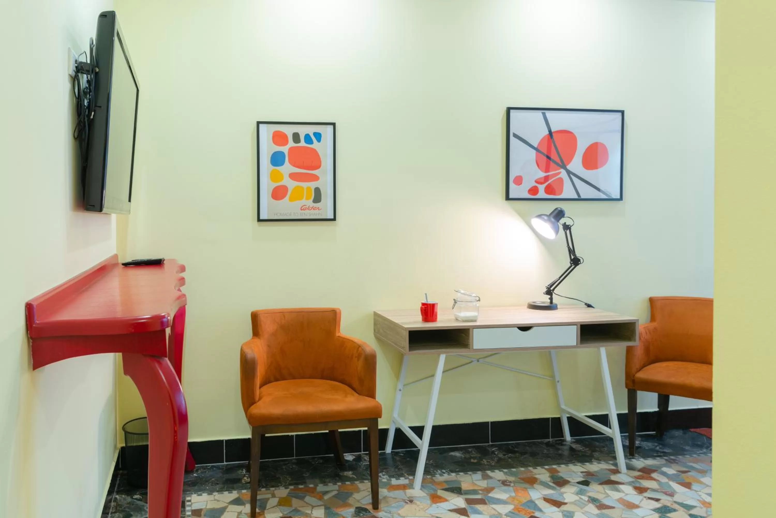 Communal lounge/ TV room in Artistic Tirana Blloku