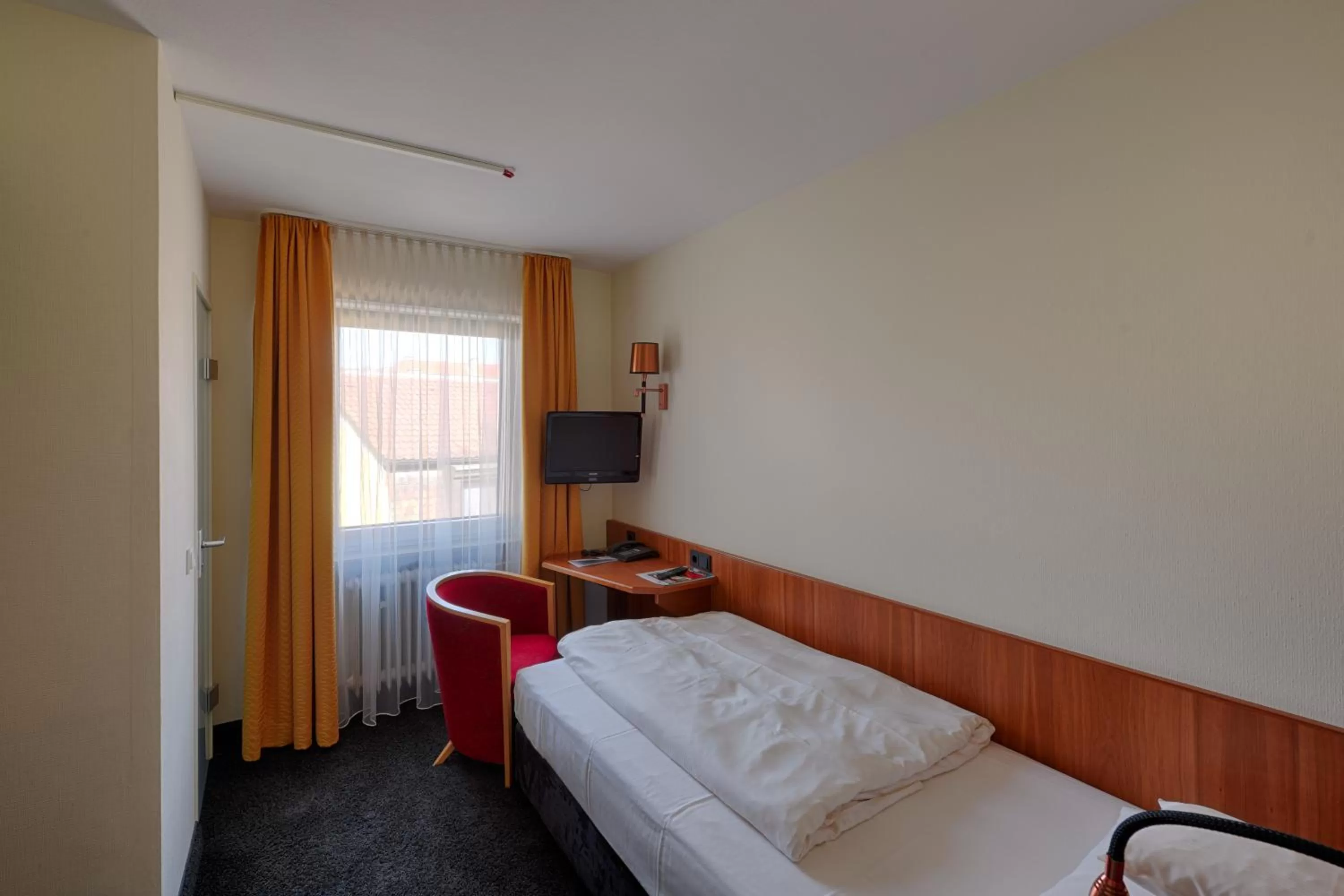 Photo of the whole room, Bed in Hotel & Restaurant Walfisch