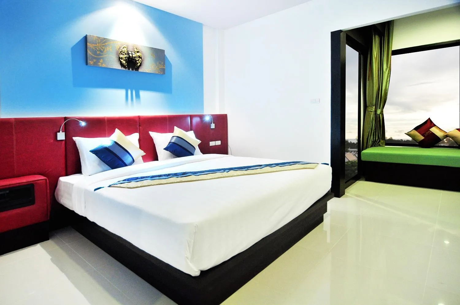 Shower, Bed in The BluEco Hotel SHA Plus
