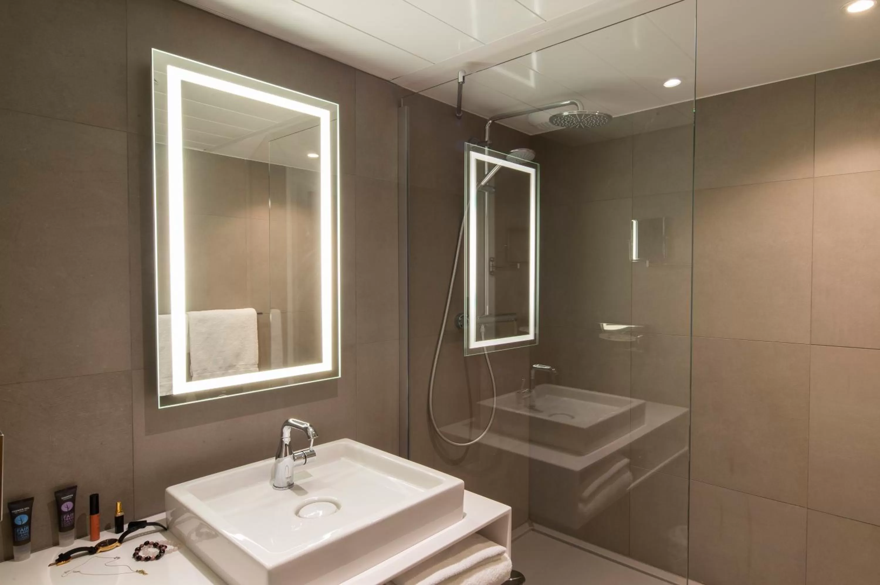 Shower in Novotel Metz Amnéville