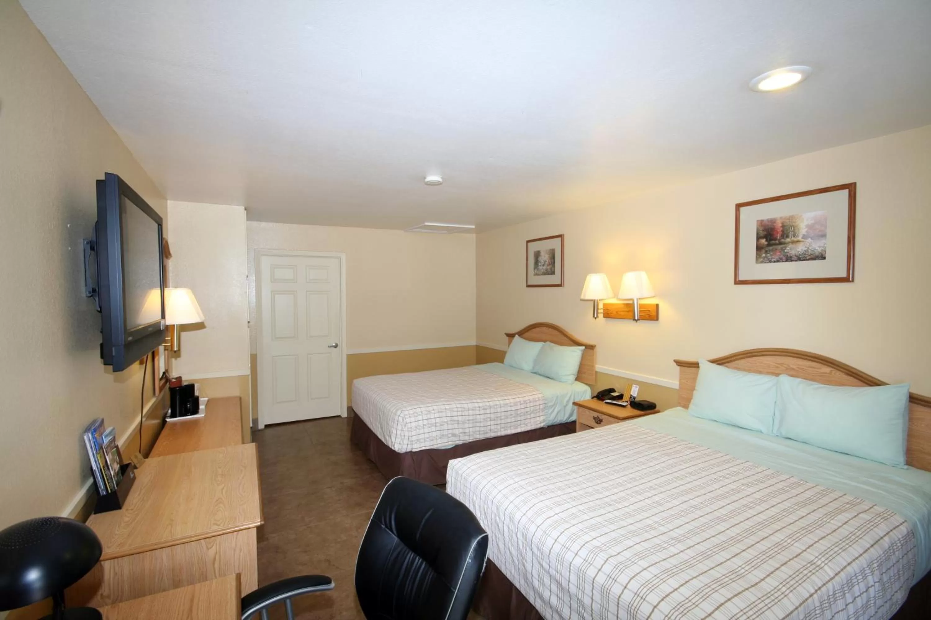 Bed in Edinburg Executive Inn