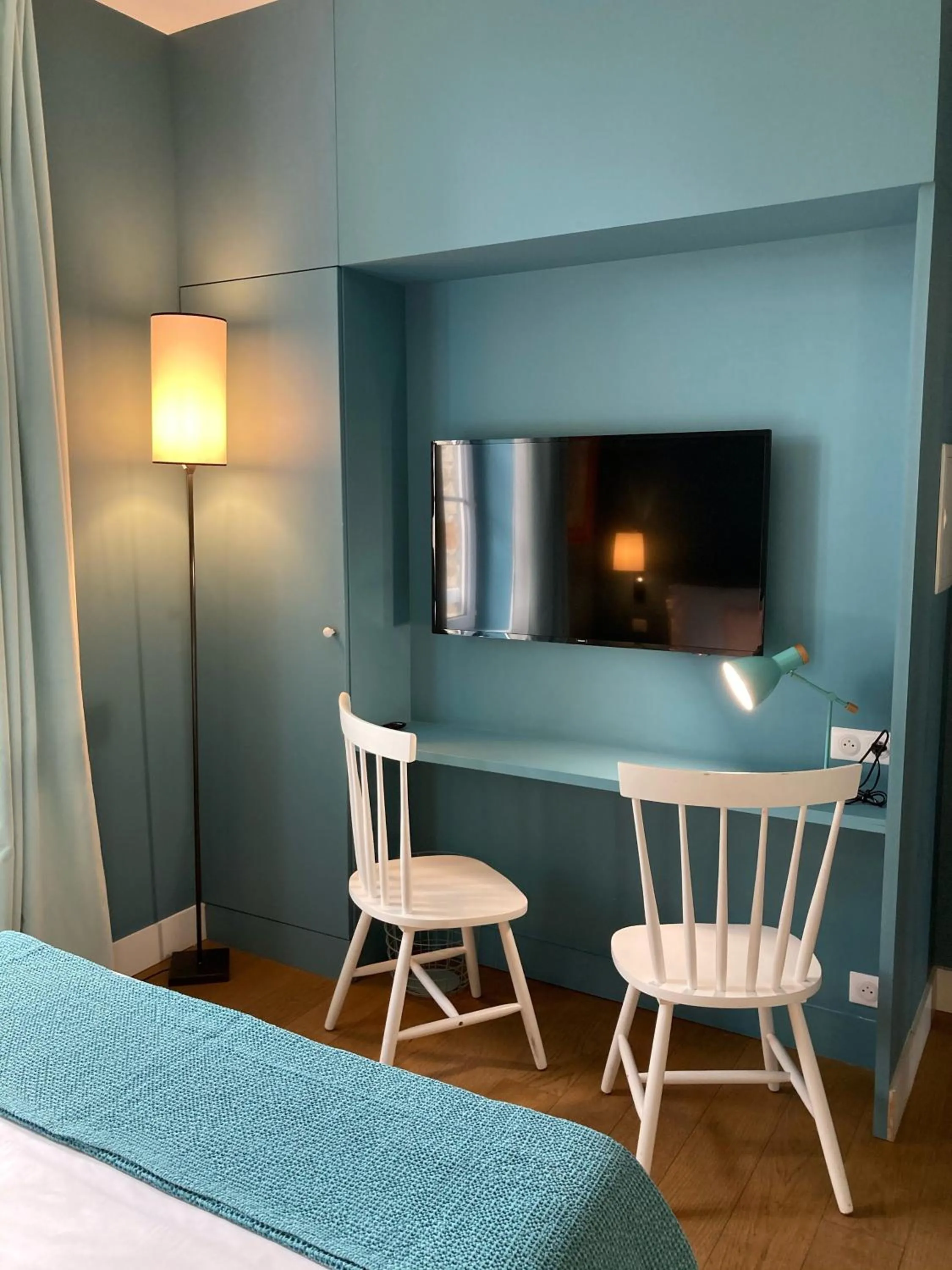 Bedroom, Bed in Hôtel Le Saint Christophe