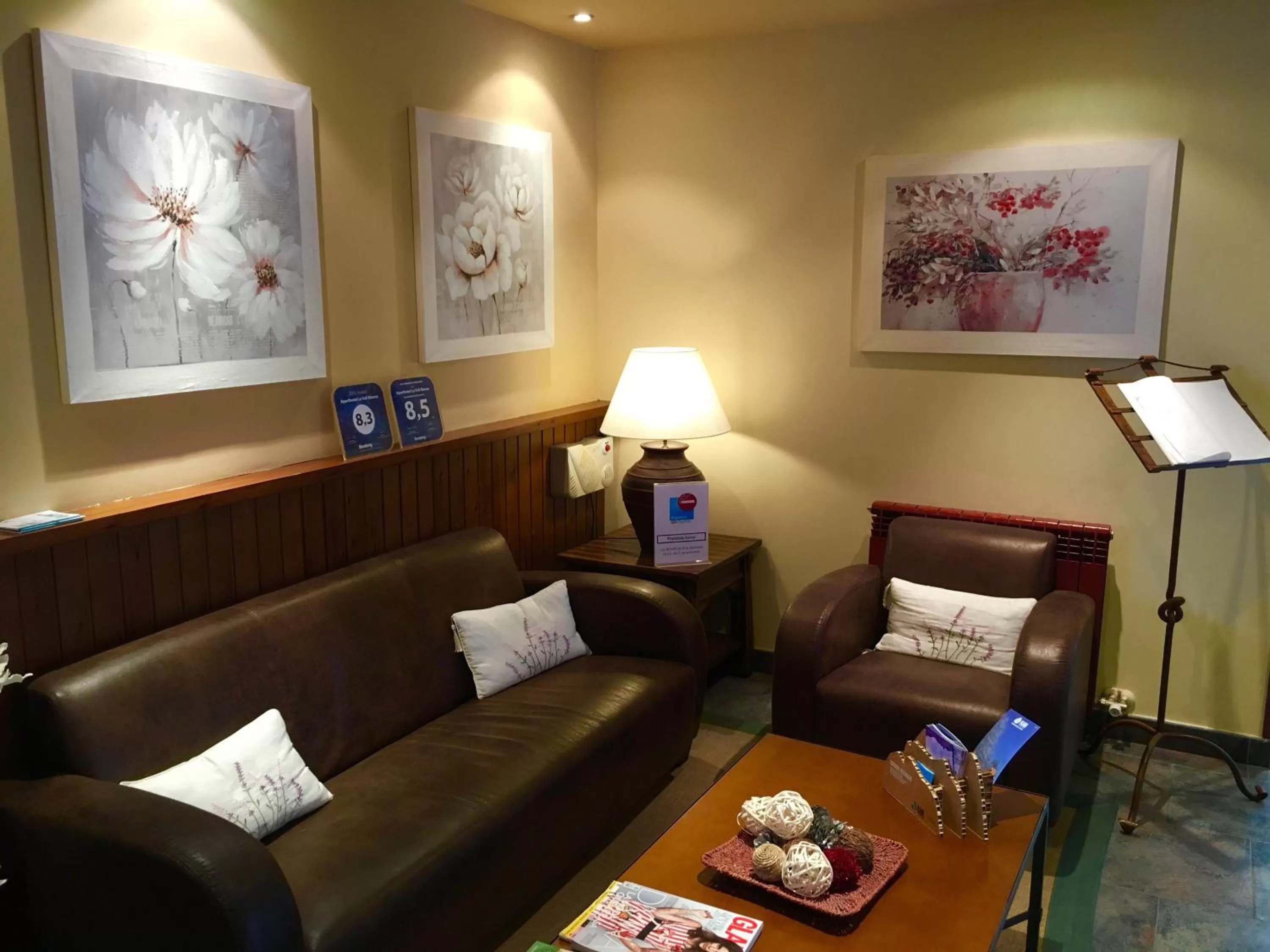 Living room in Aparthotel La Vall Blanca