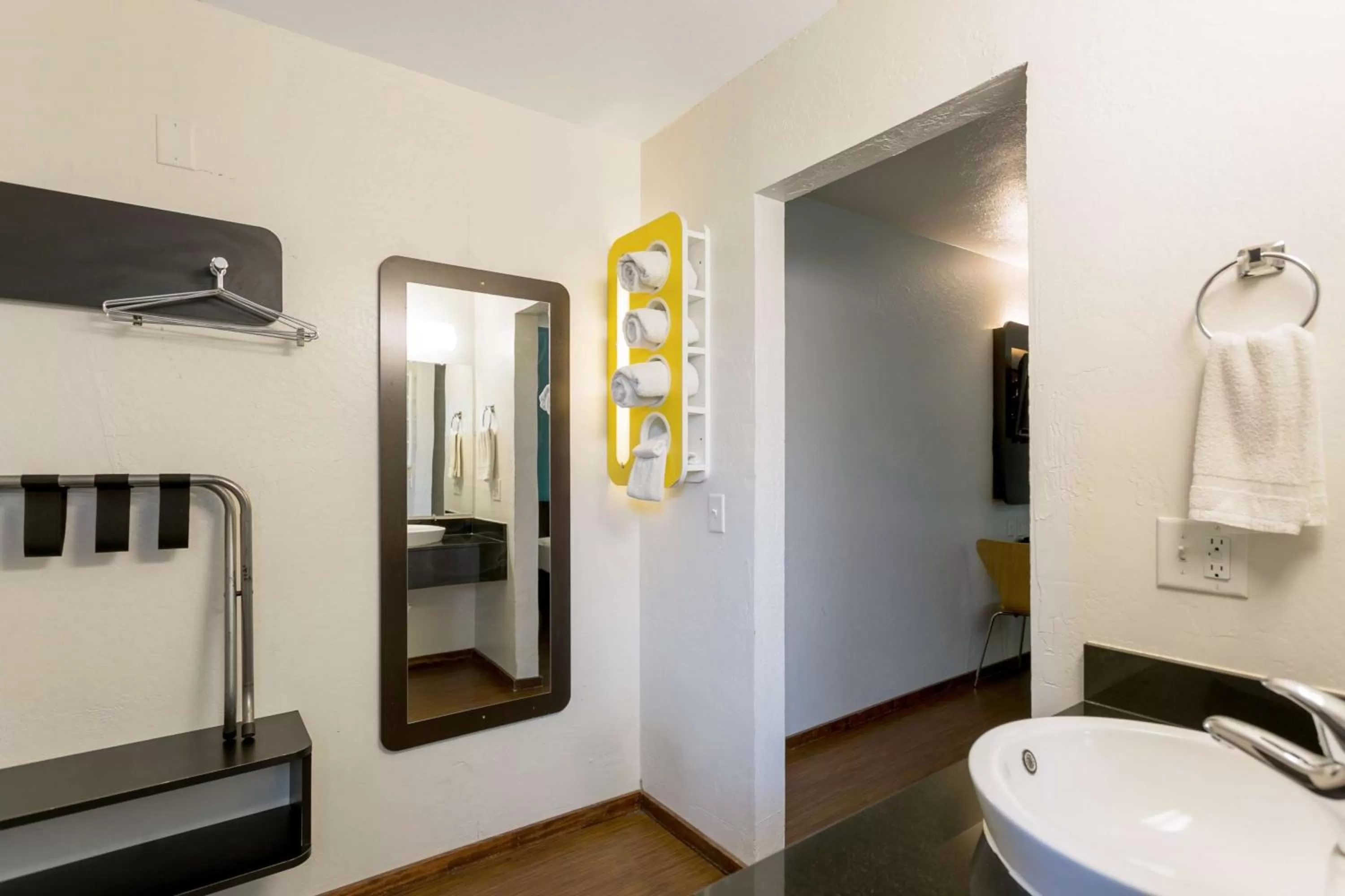 Photo of the whole room in Motel 6 University Missoula