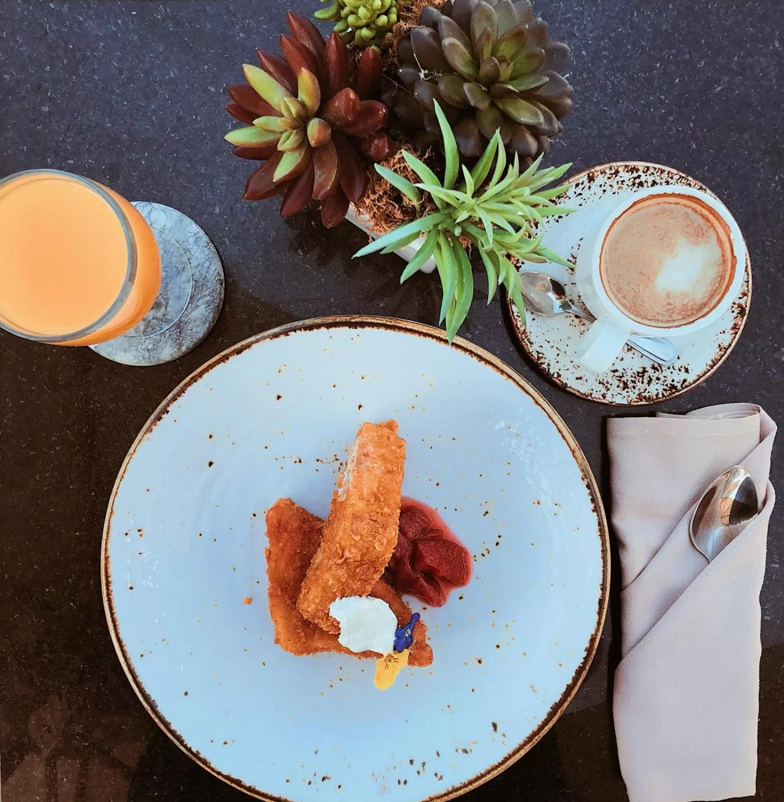 Food and drinks in O:LV Fifty Five Hotel - Adults Only