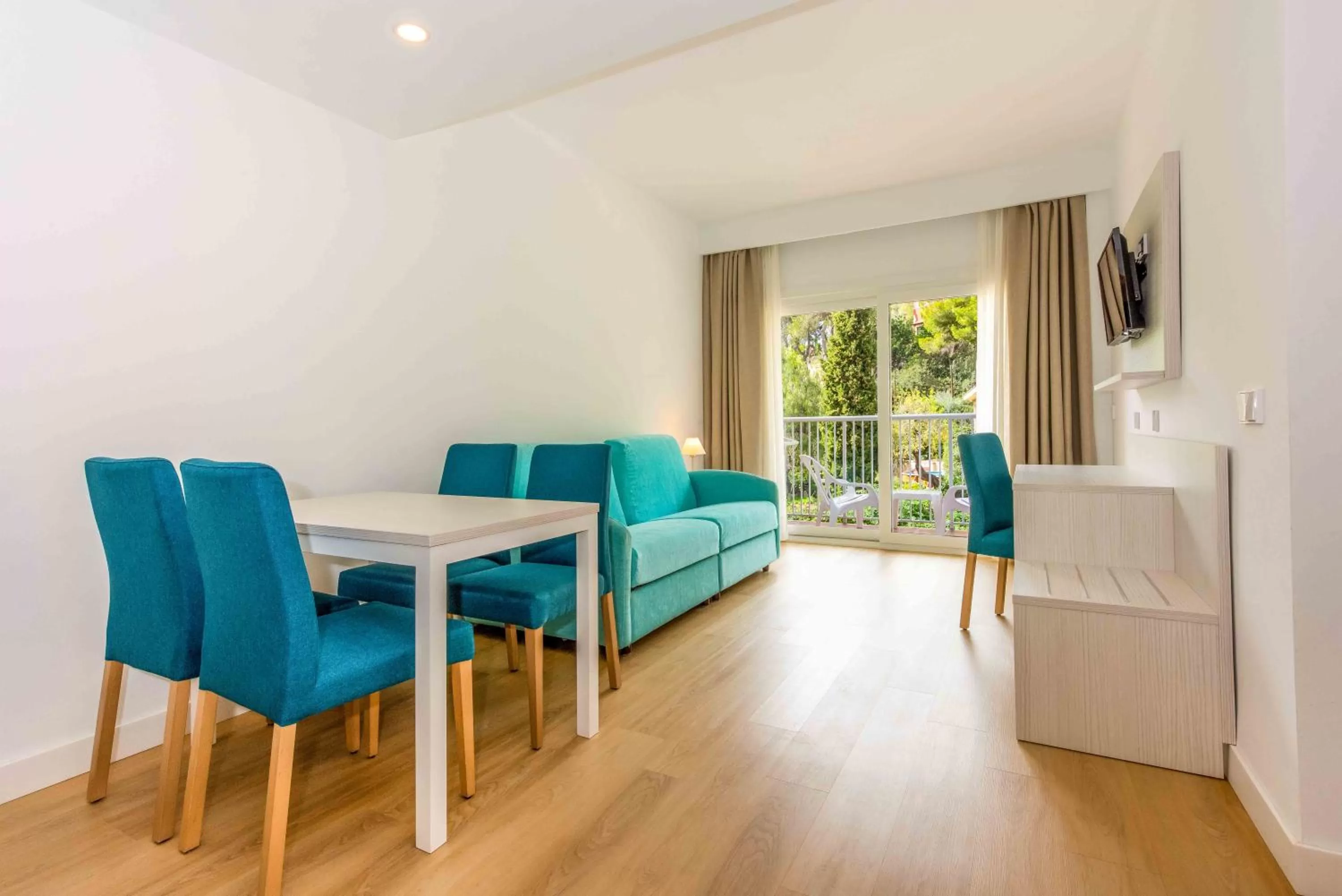 Living room, Seating Area in Valentin Park Club