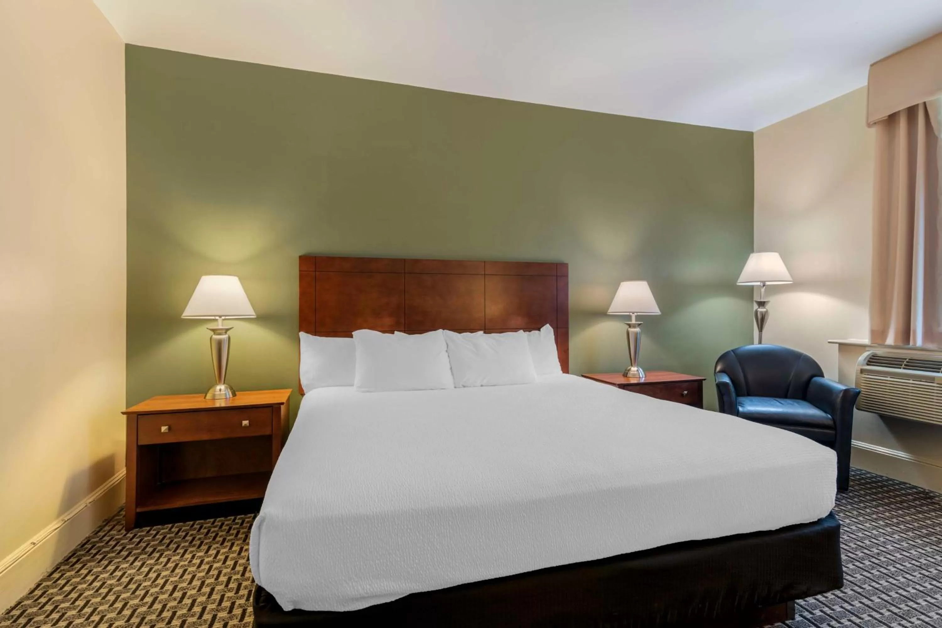 Bedroom, Bed in Best Western Plus Brunswick Bath