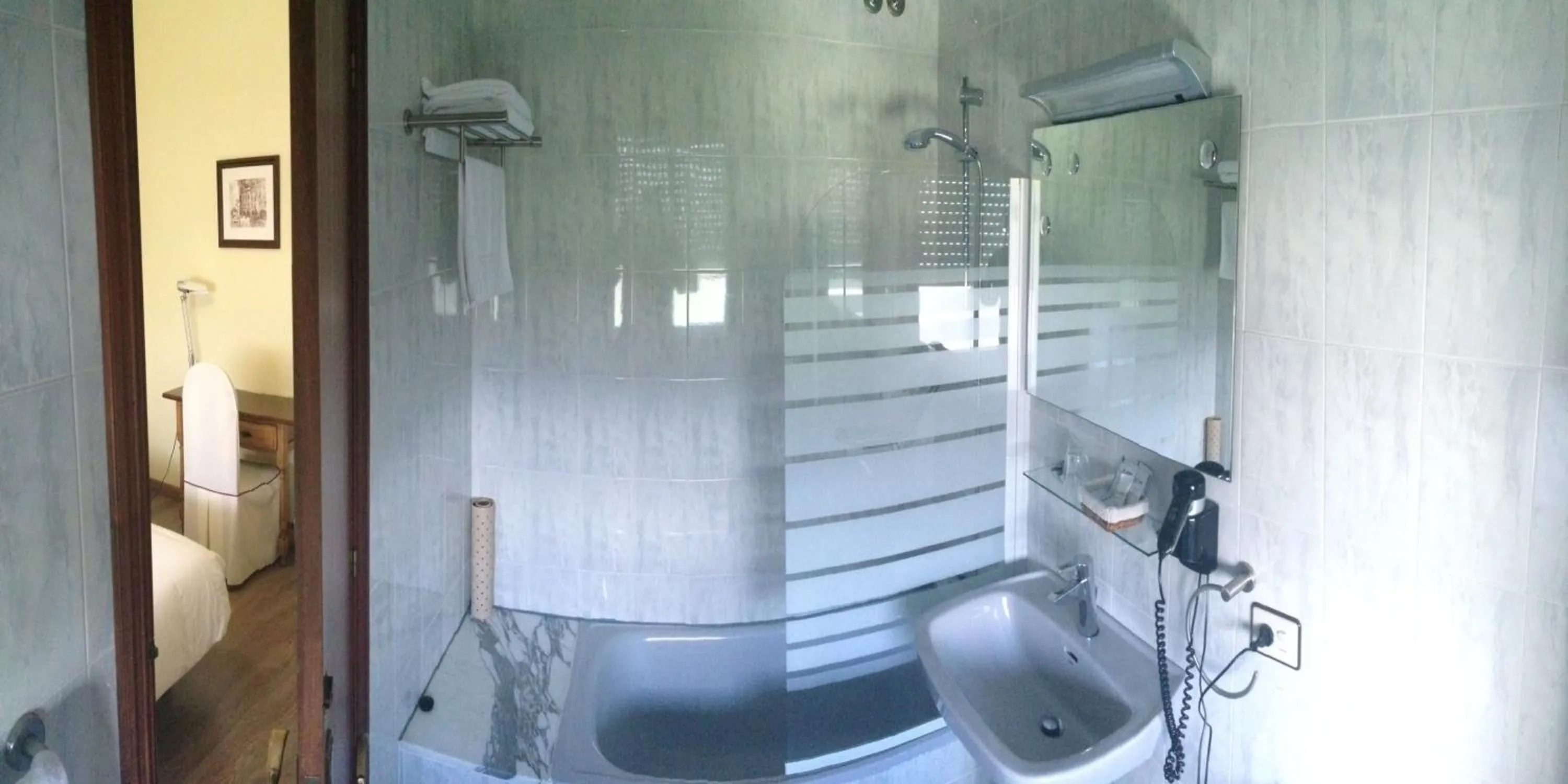 Bathroom in Hotel Los Olmos