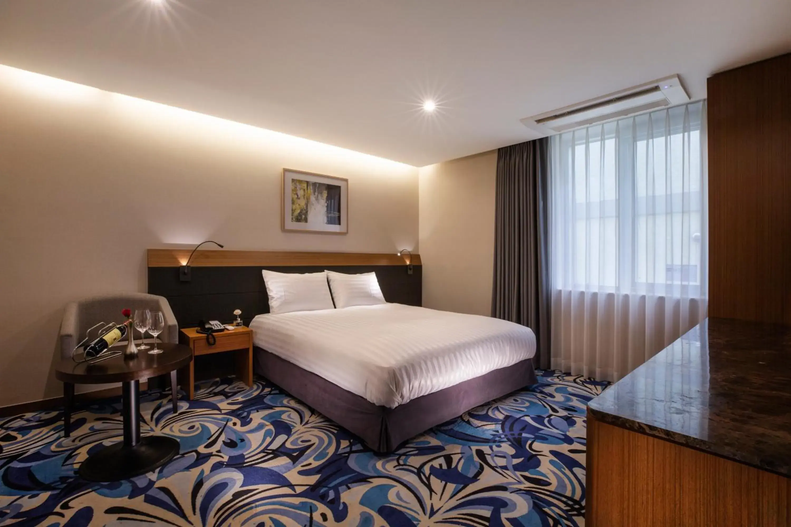 Superior Double Room in Shinshin Hotel Jeju Airport Superior Double Room in Shinshin Hotel Jeju Airport