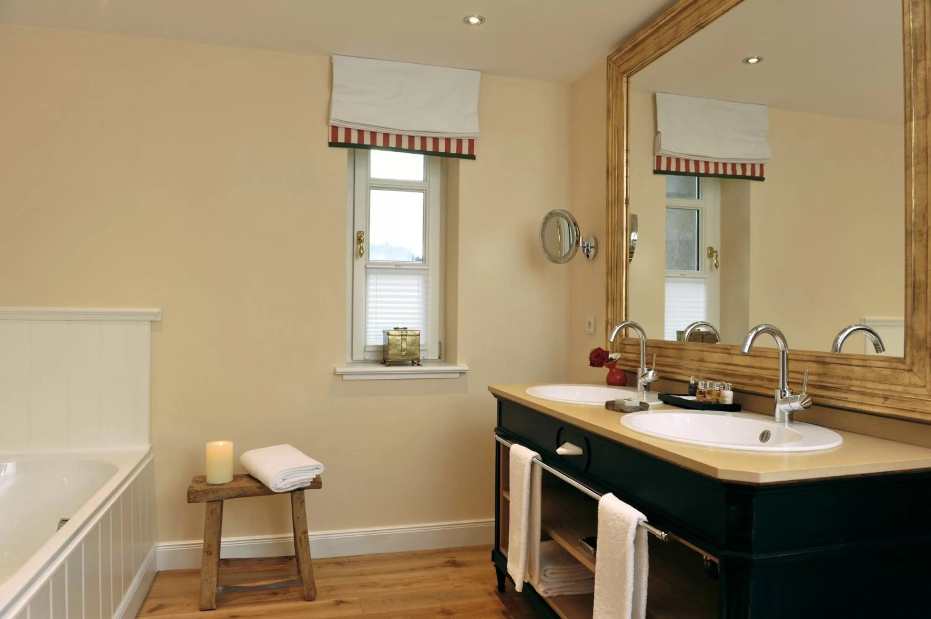 Bathroom in Relais & Châteaux Hardenberg BurgHotel