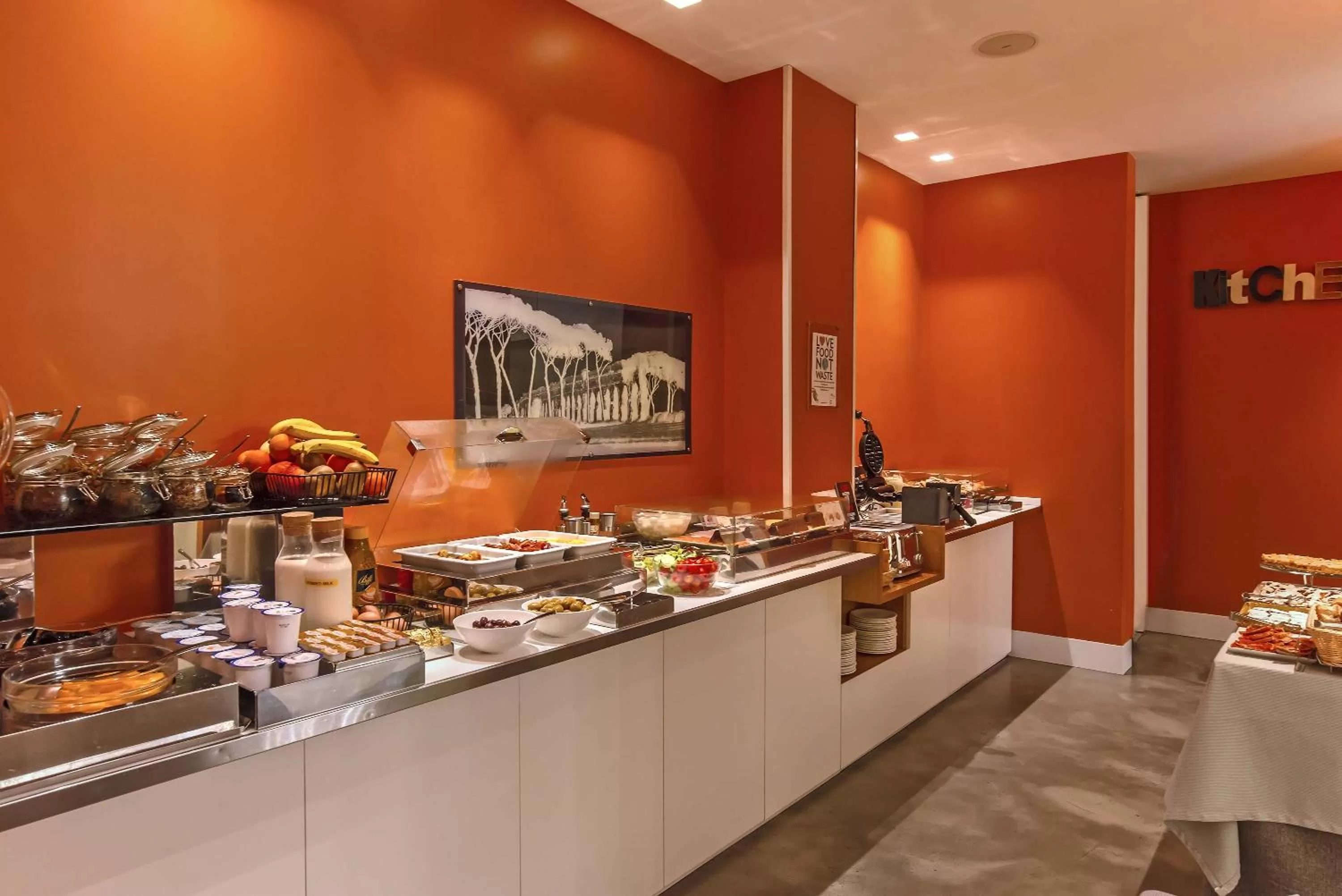 Food and drinks in Hotel White