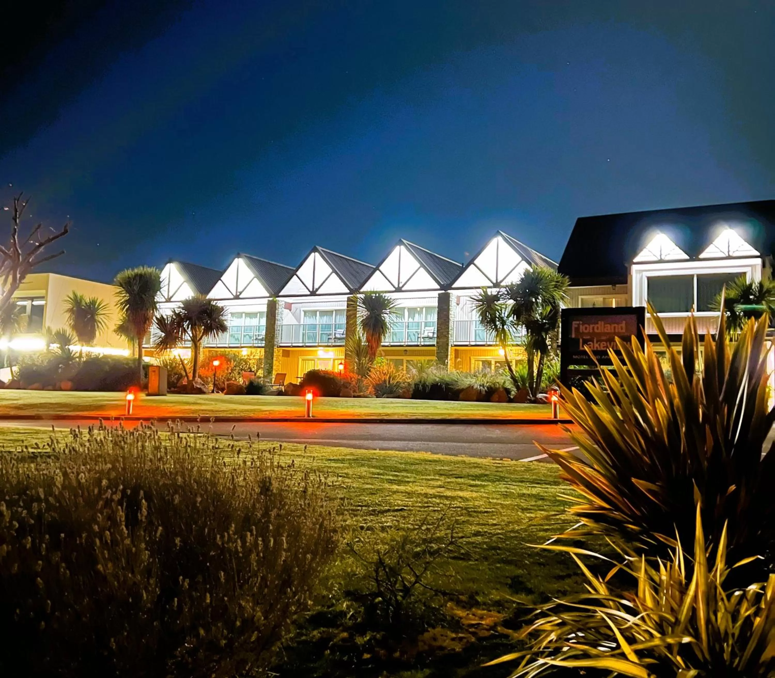 Property building in Fiordland Lakeview Motel and Apartments
