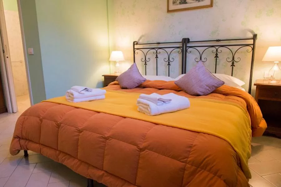 Bed in Florence Decamerone B&B