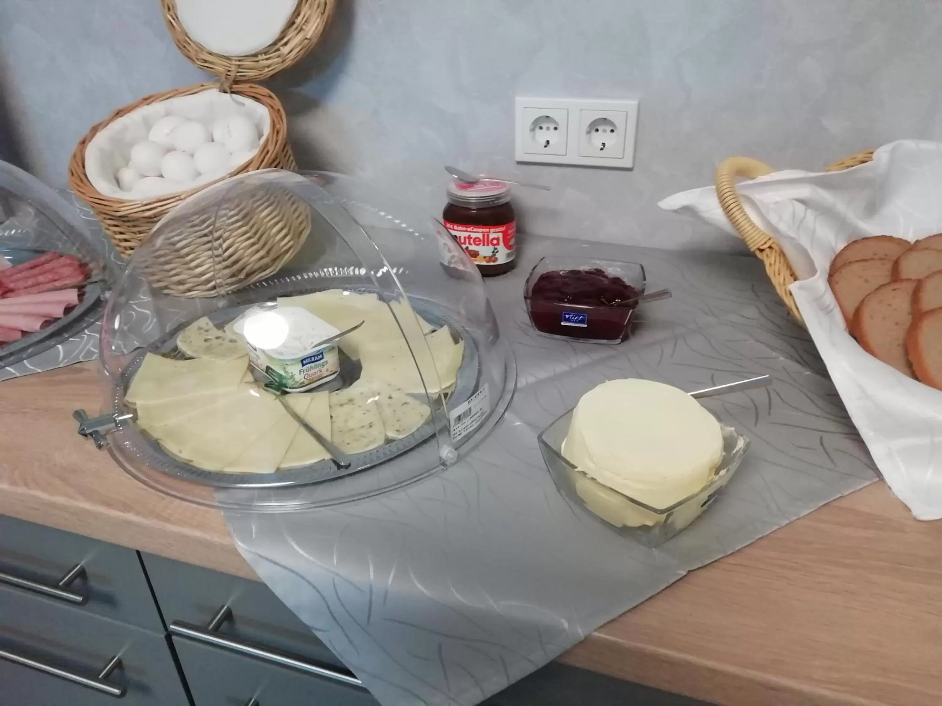 Buffet breakfast in Gästehaus - Café Frank