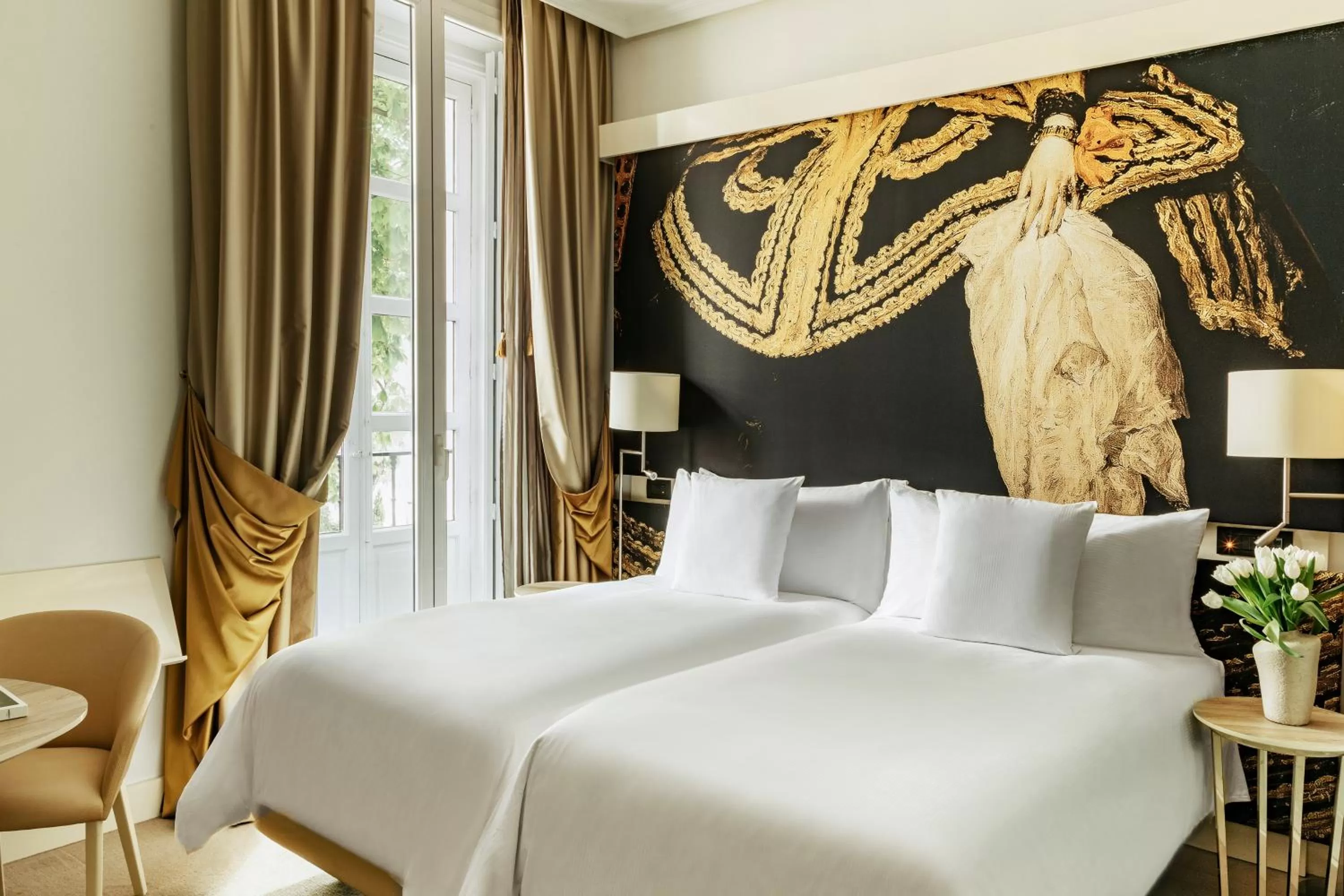 Bed in Palacio de los Duques Gran Meliá - The Leading Hotels of the World