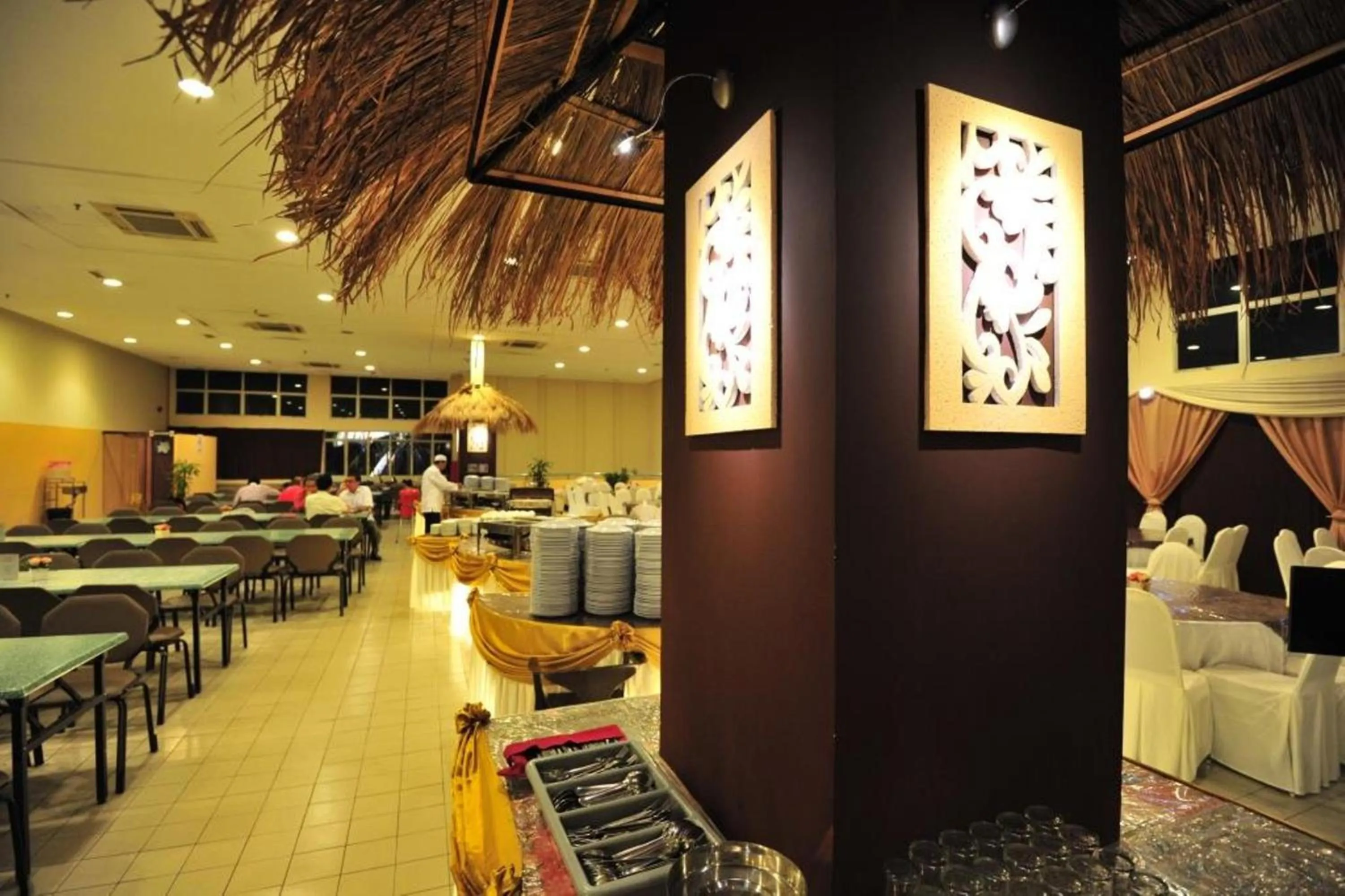 Restaurant/Places to Eat in TH Hotel Kelana Jaya