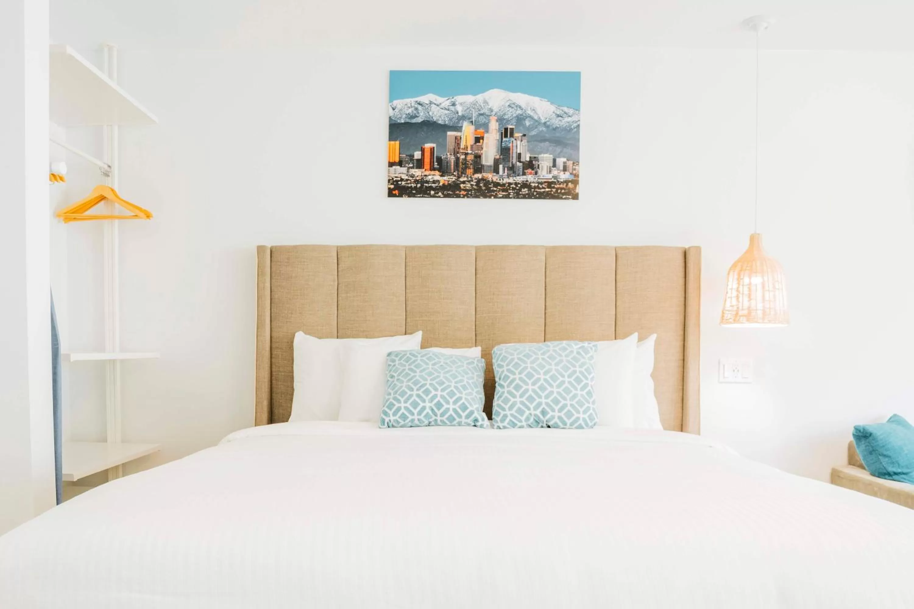 Bed in The Belmont Shore Inn