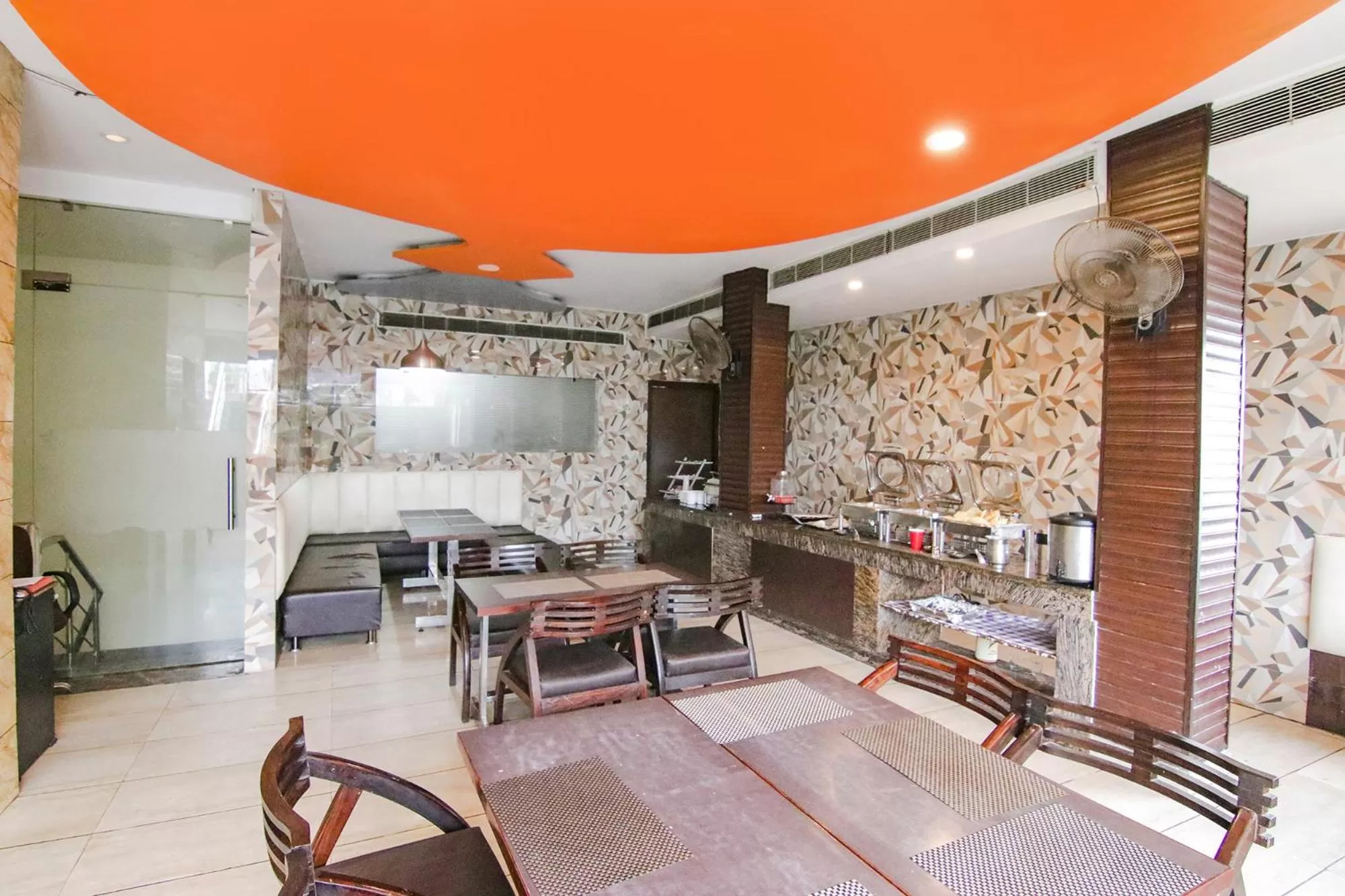 Breakfast, Restaurant/Places to Eat in FabHotel Sallow Grand