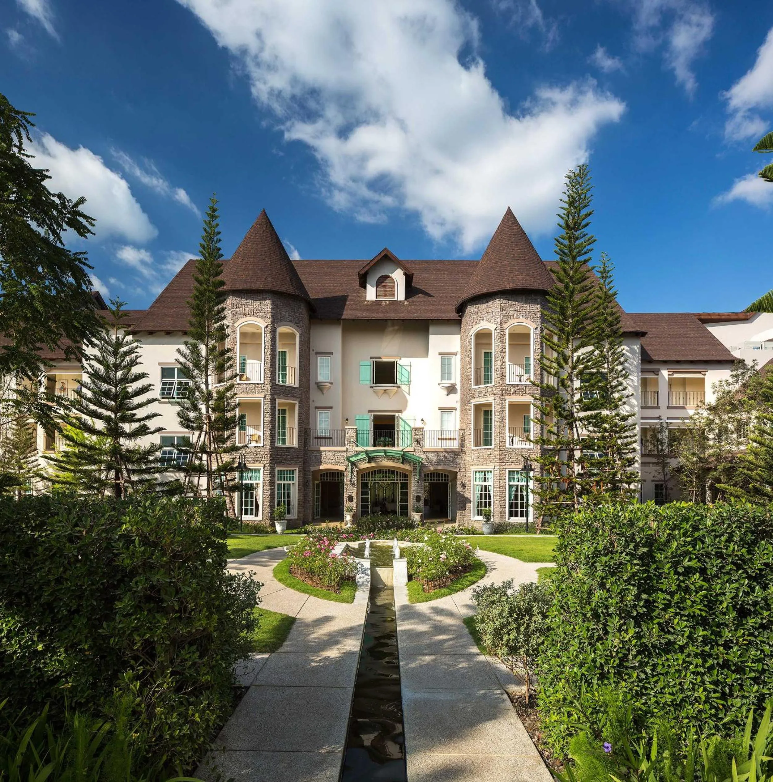 Facade/entrance in U Khao Yai