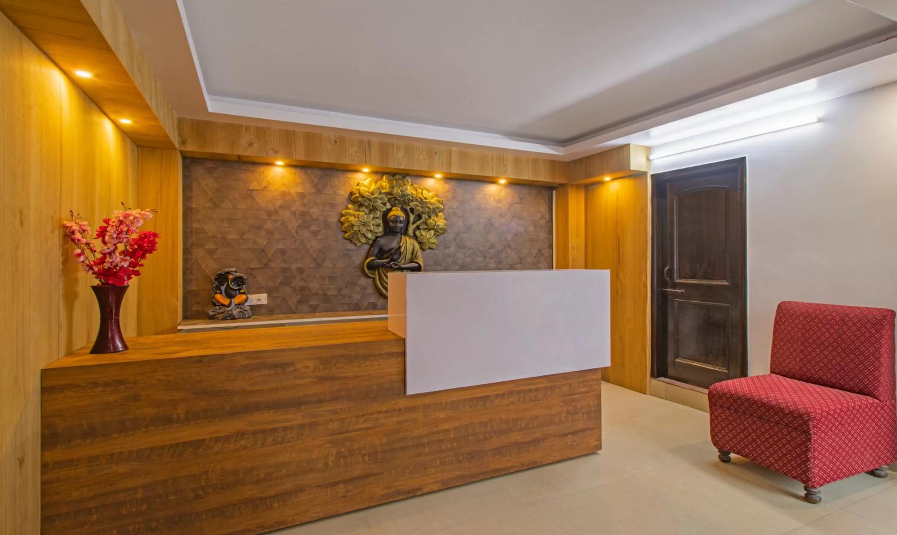 Lobby or reception in Itsy Hotels Peak View, 300 Mts From Mall Road