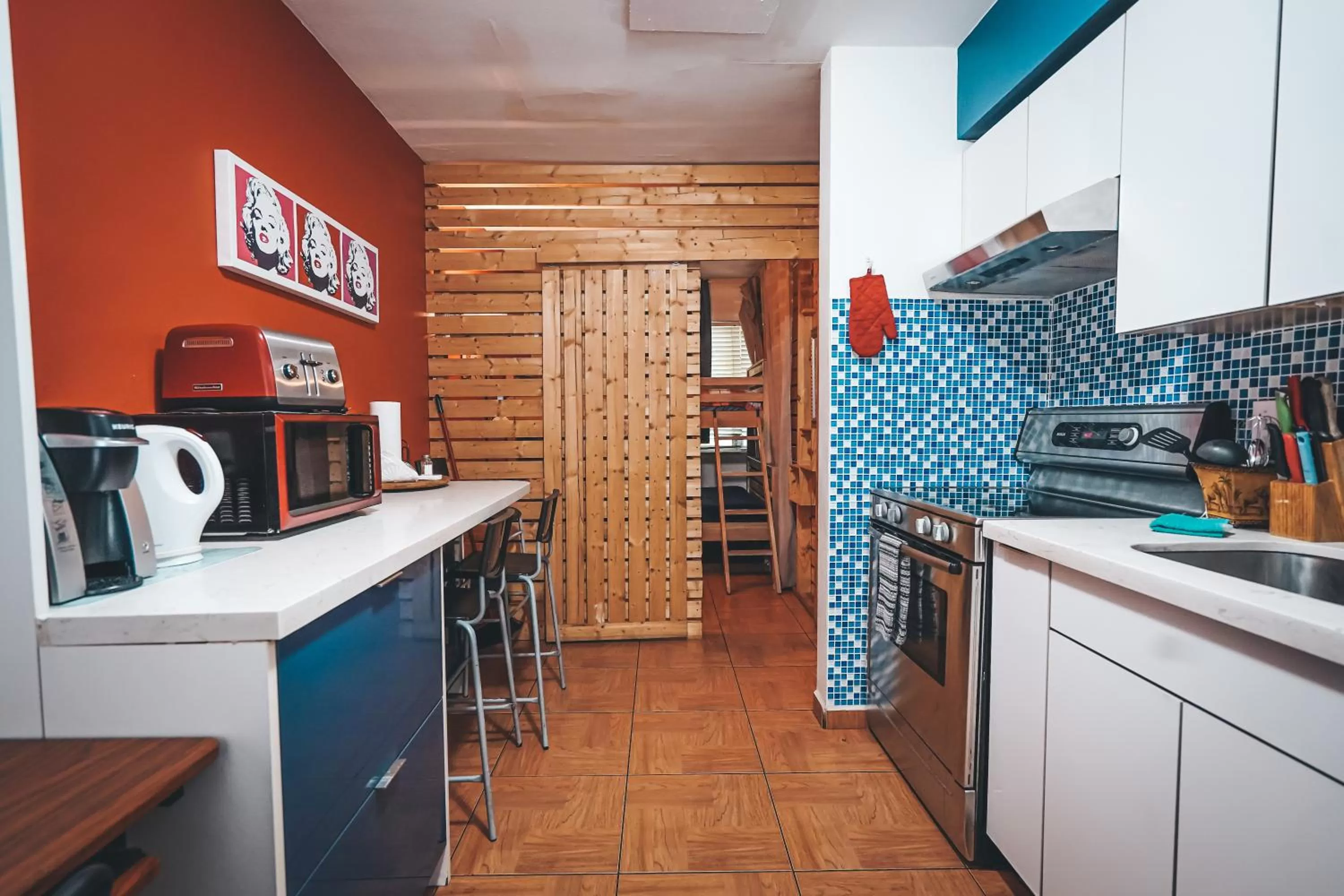 Living room in Hollywood Light Haven Lodge
