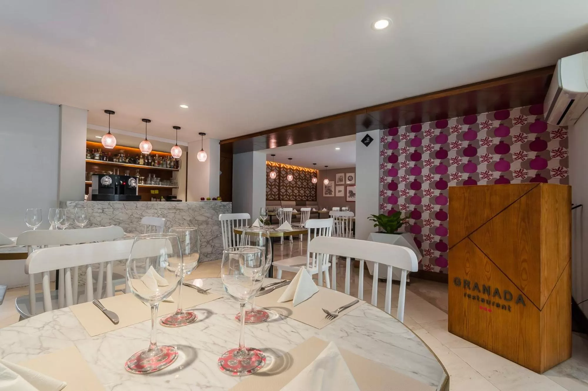 Restaurant/places to eat in FCH Hotel Providencia