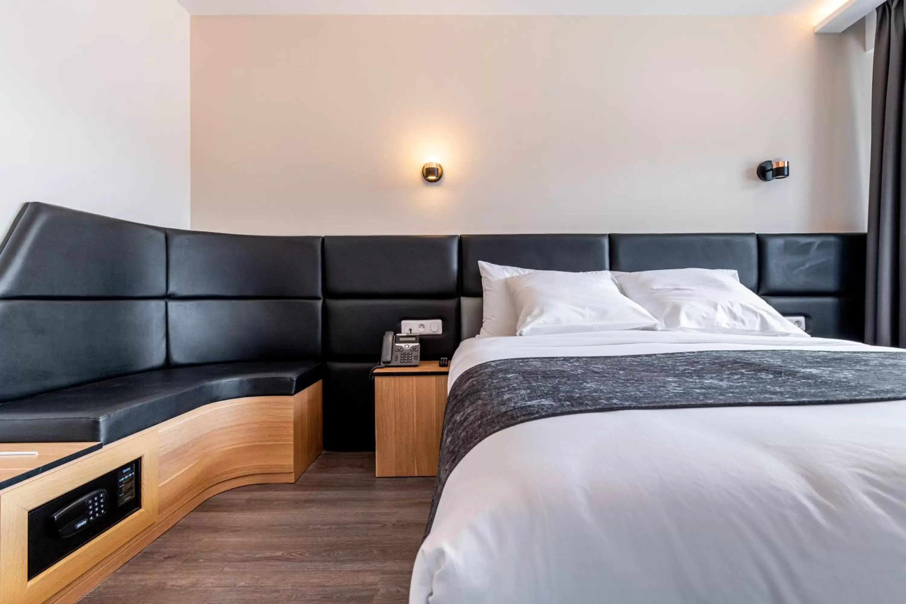 Superior Double Room in Woods Genève-Thoiry Superior Double Room in Woods Genève-Thoiry