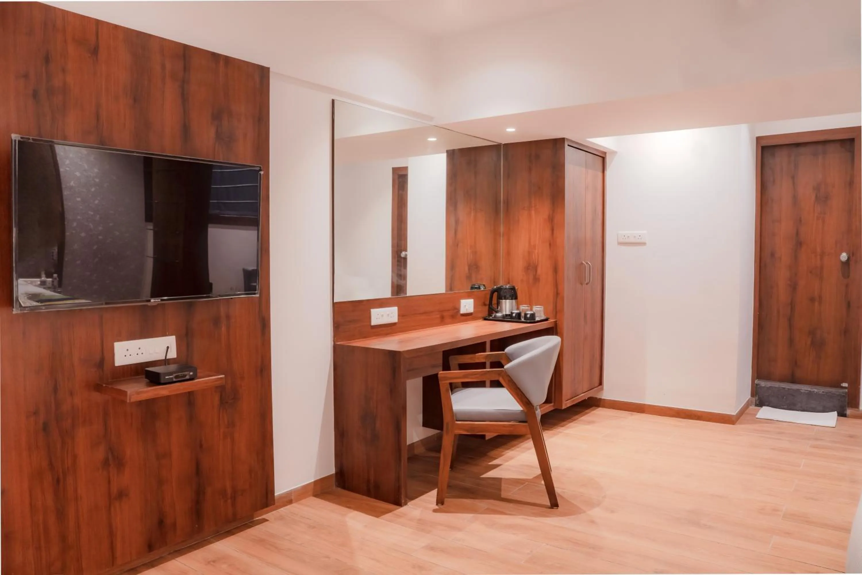 Coffee/tea facilities in Treebo Serenity Inn, Koregaon Park