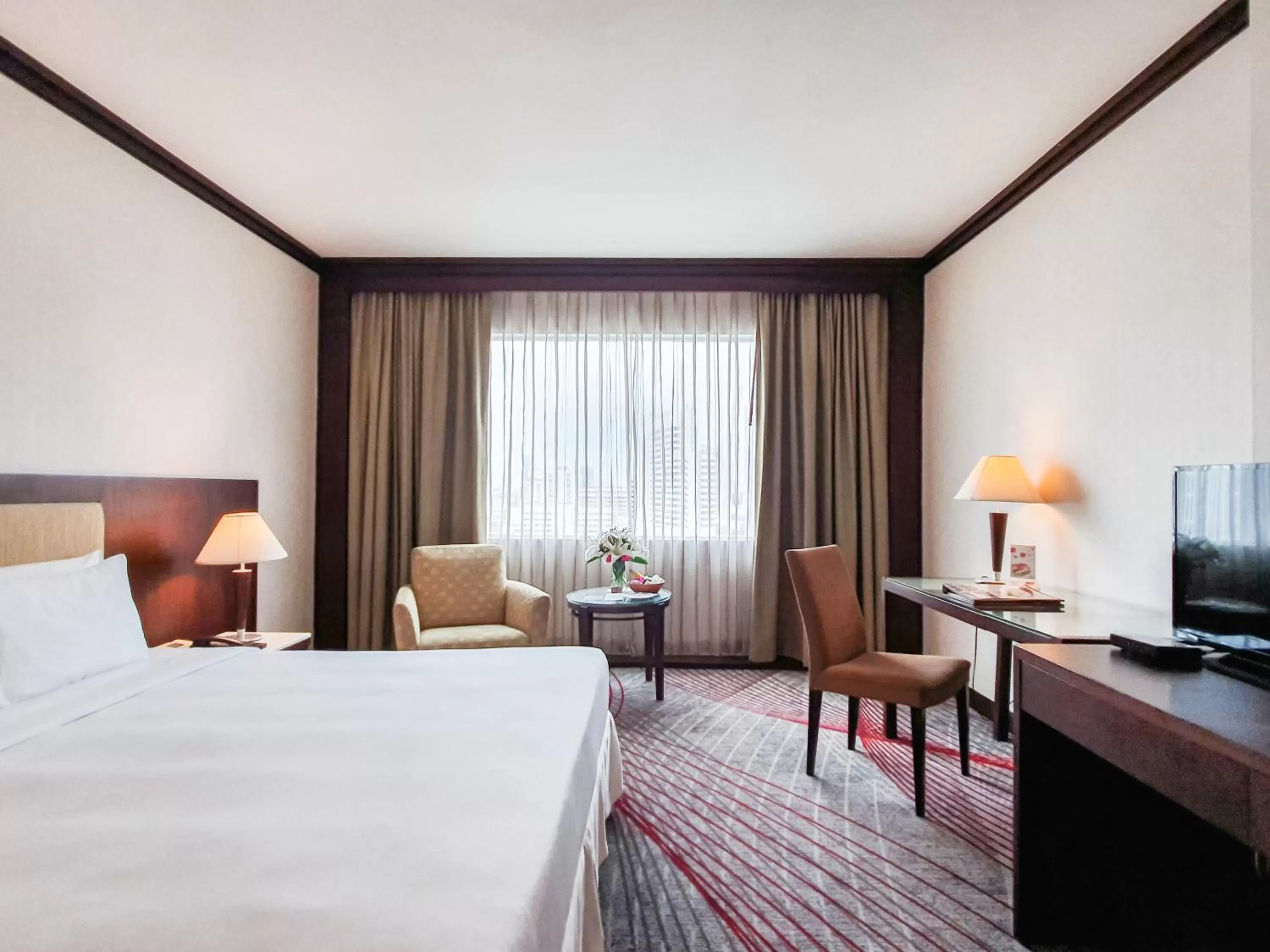 Photo of the whole room, Bed in Zenith Sukhumvit Hotel, Bangkok