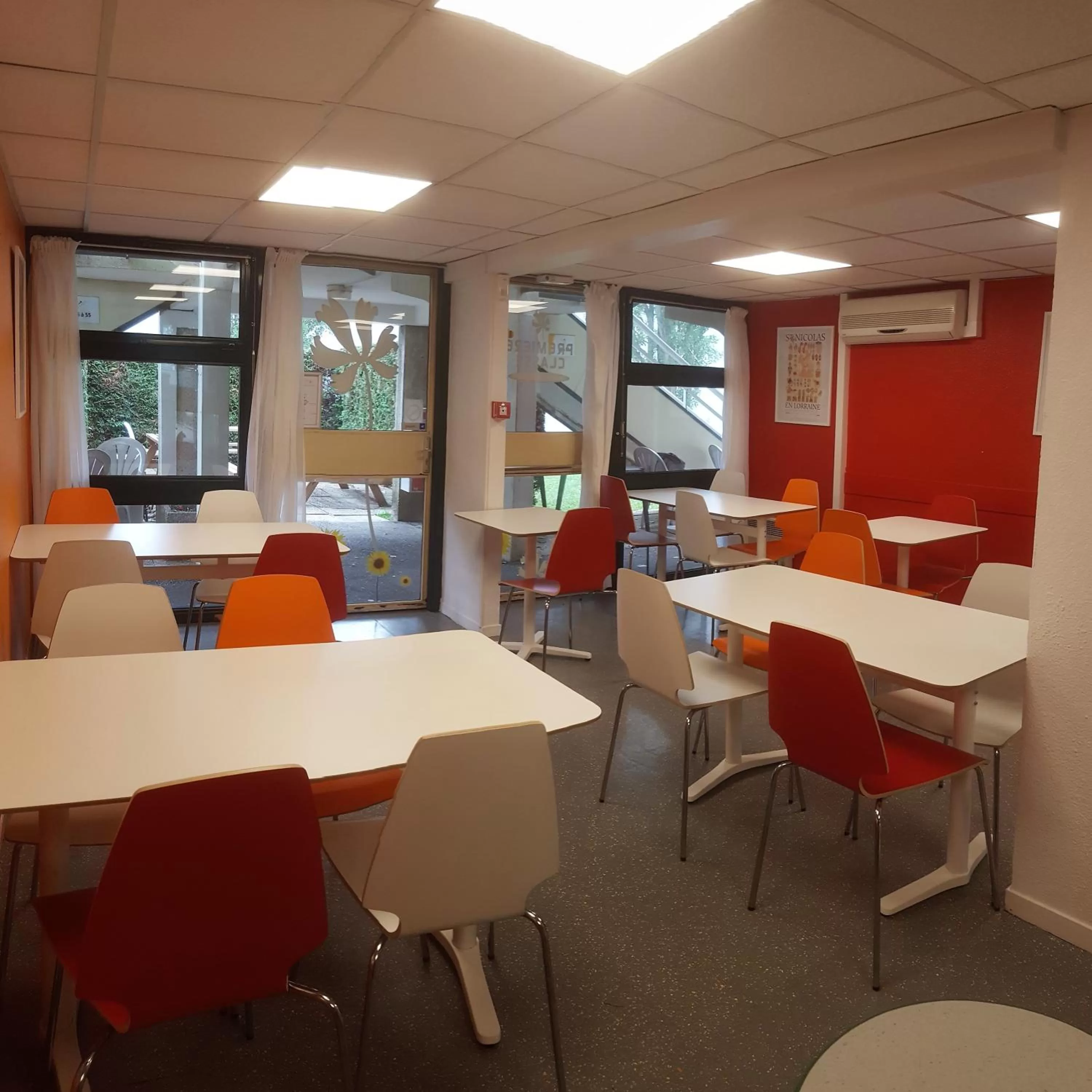 Lobby or reception in Premiere Classe Nancy Est Essey